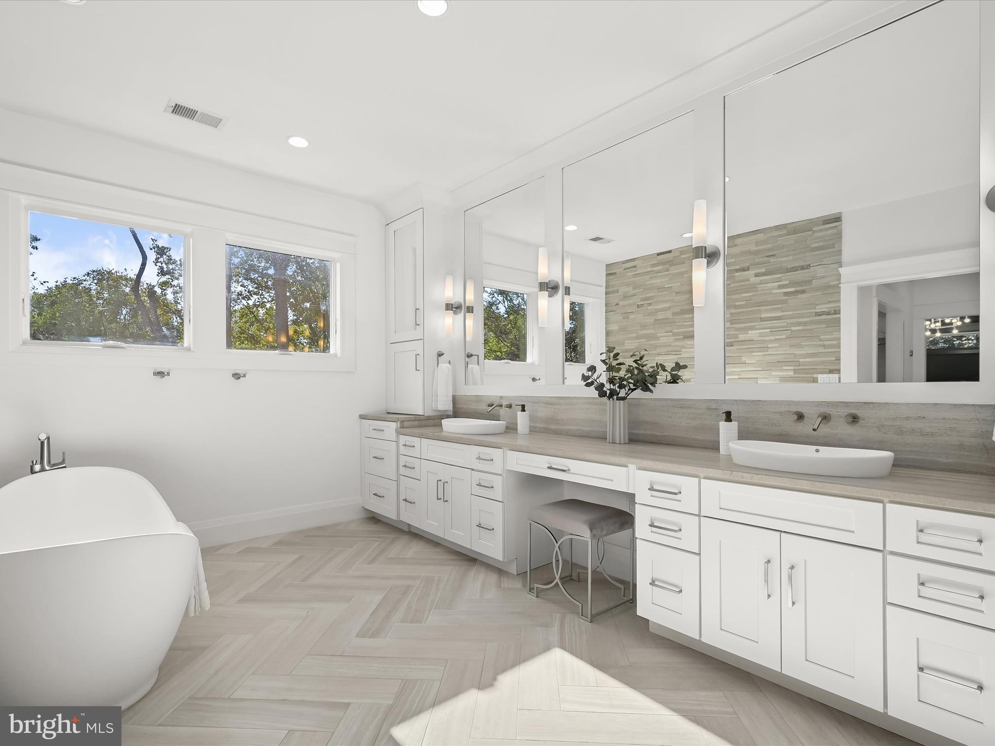 BELLEVUE FOREST - Residential