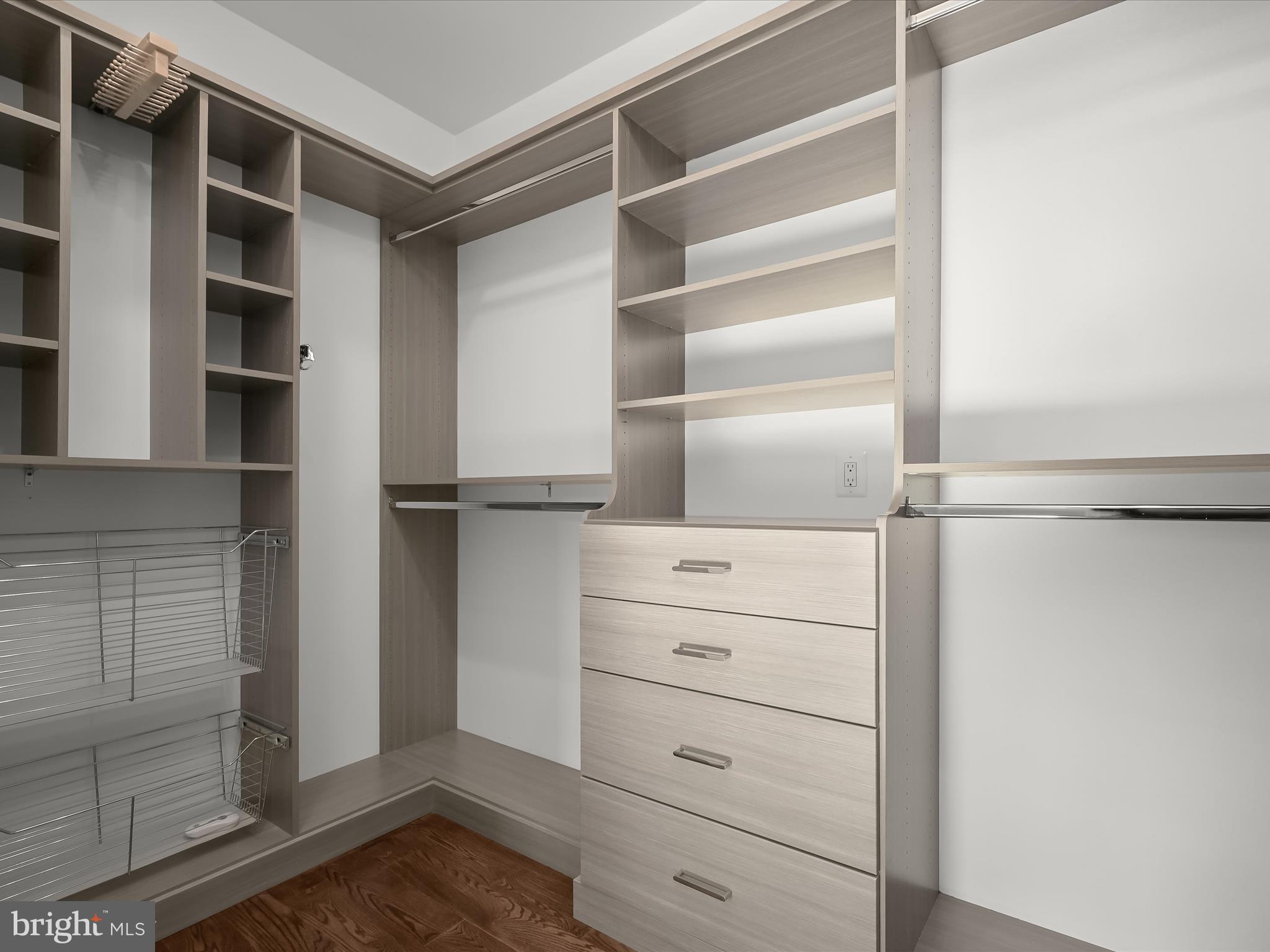 BELLEVUE FOREST - Residential