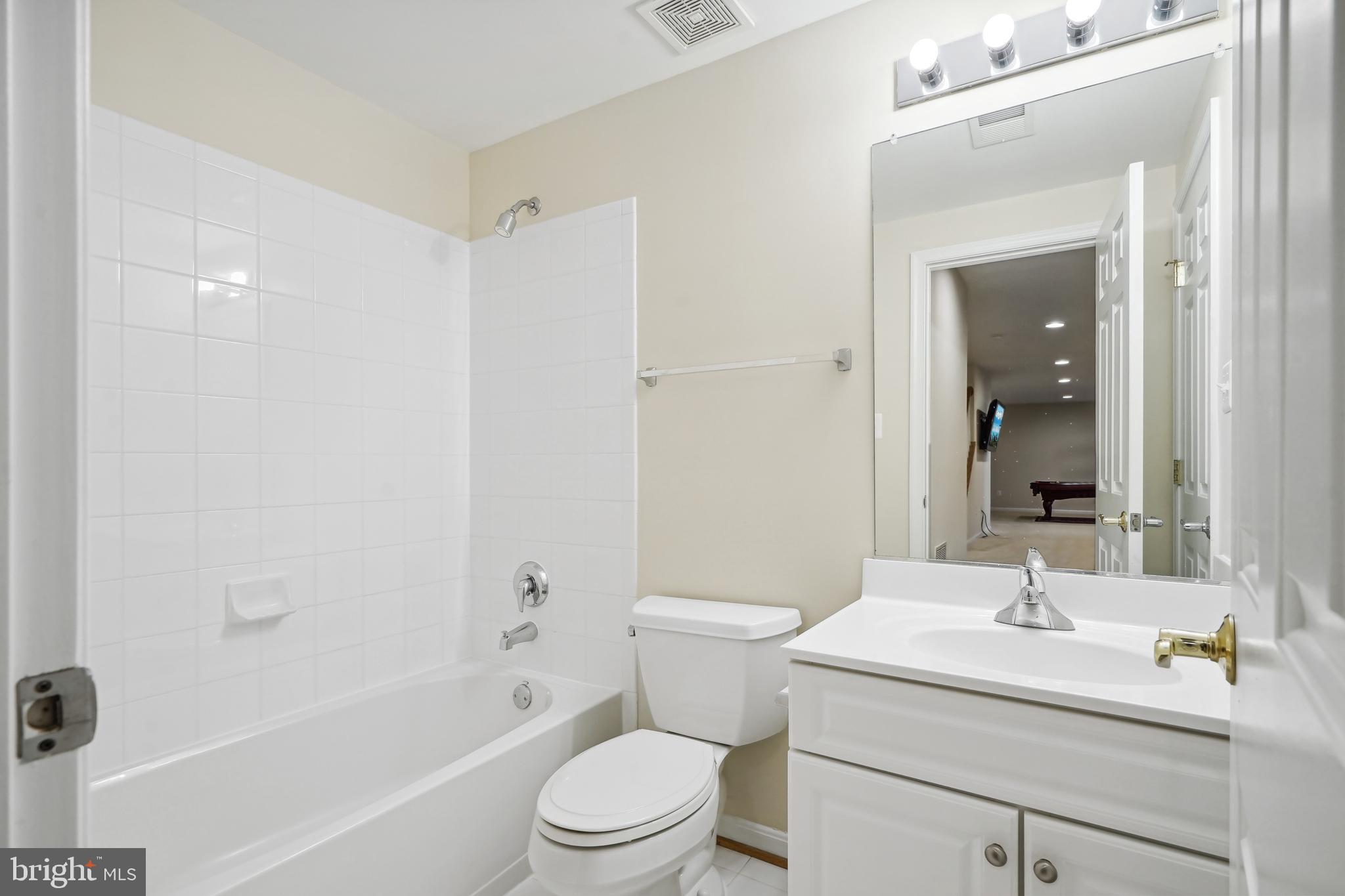 MANORS OF FOX MILL - Residential