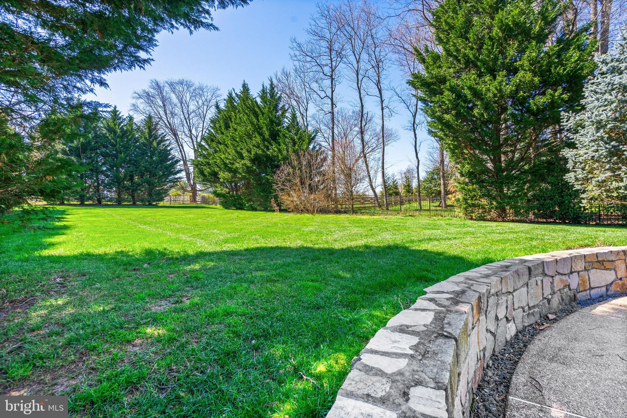 MANORS OF FOX MILL - Residential