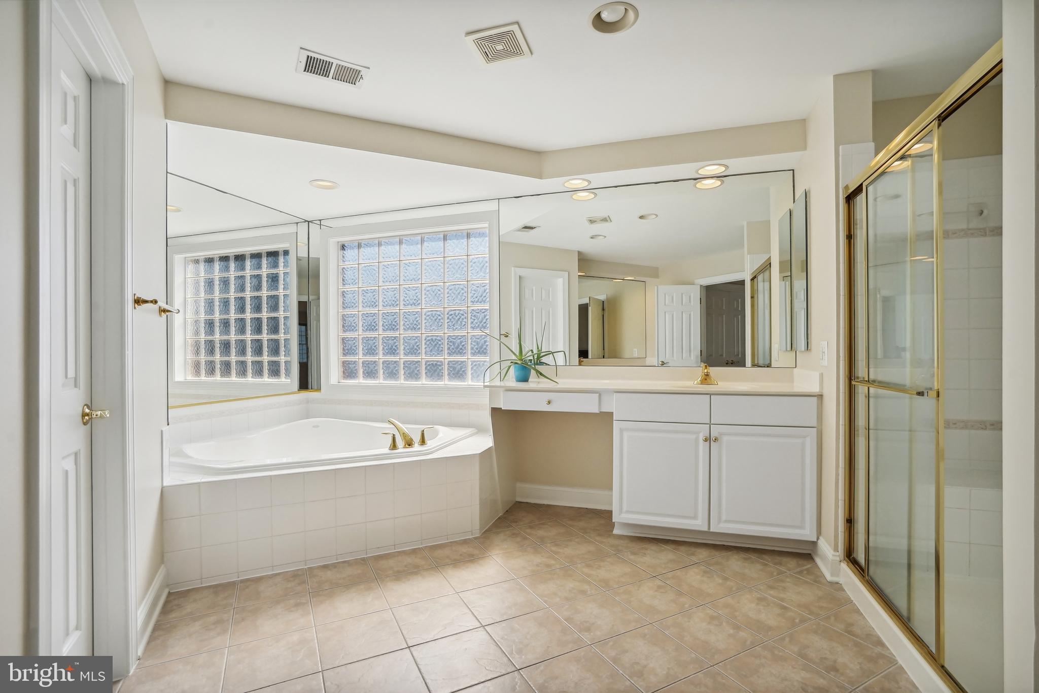 MANORS OF FOX MILL - Residential