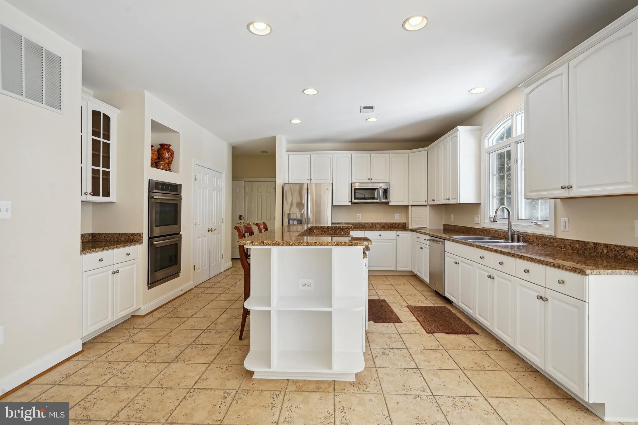 MANORS OF FOX MILL - Residential