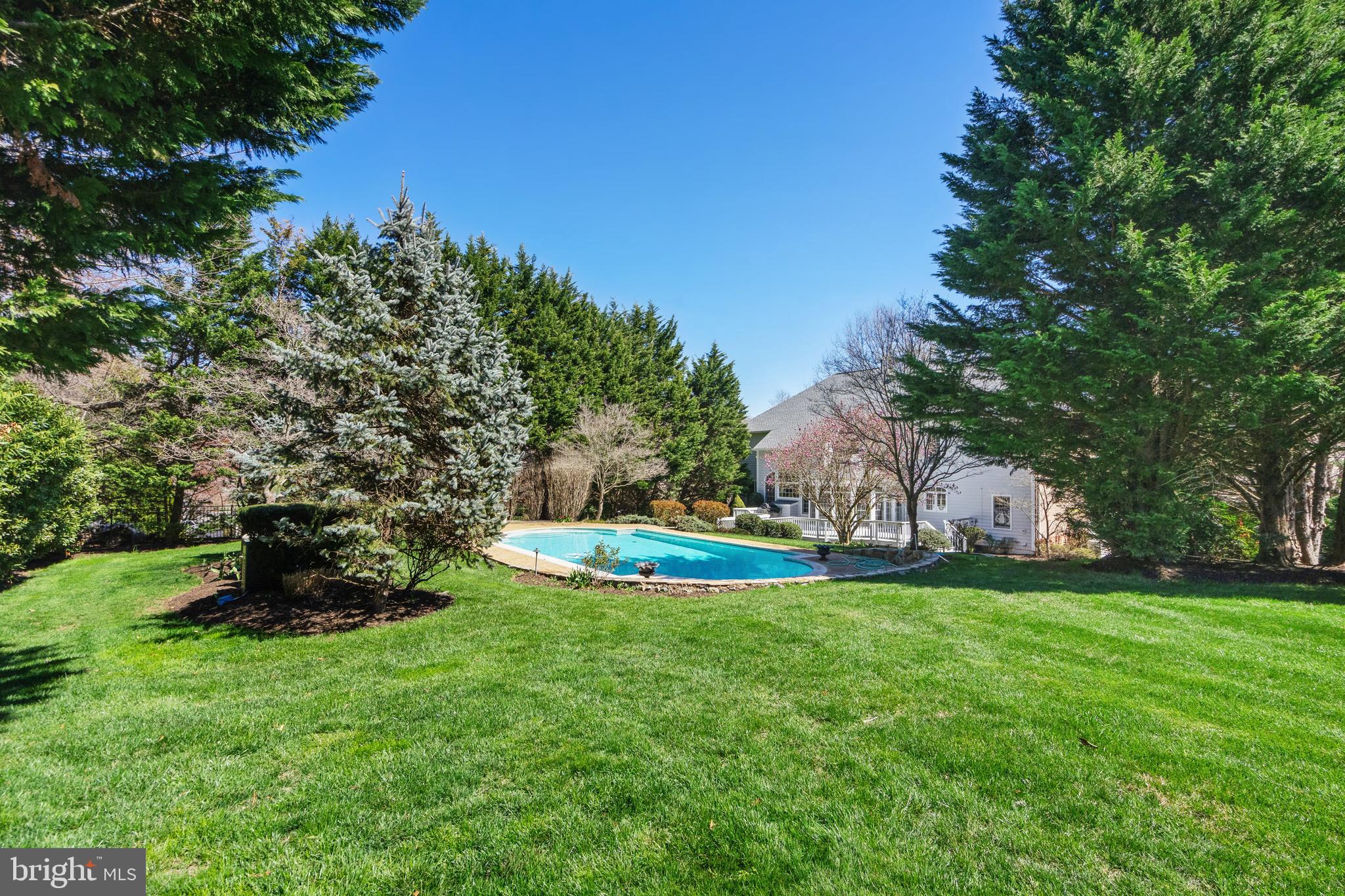 MANORS OF FOX MILL - Residential