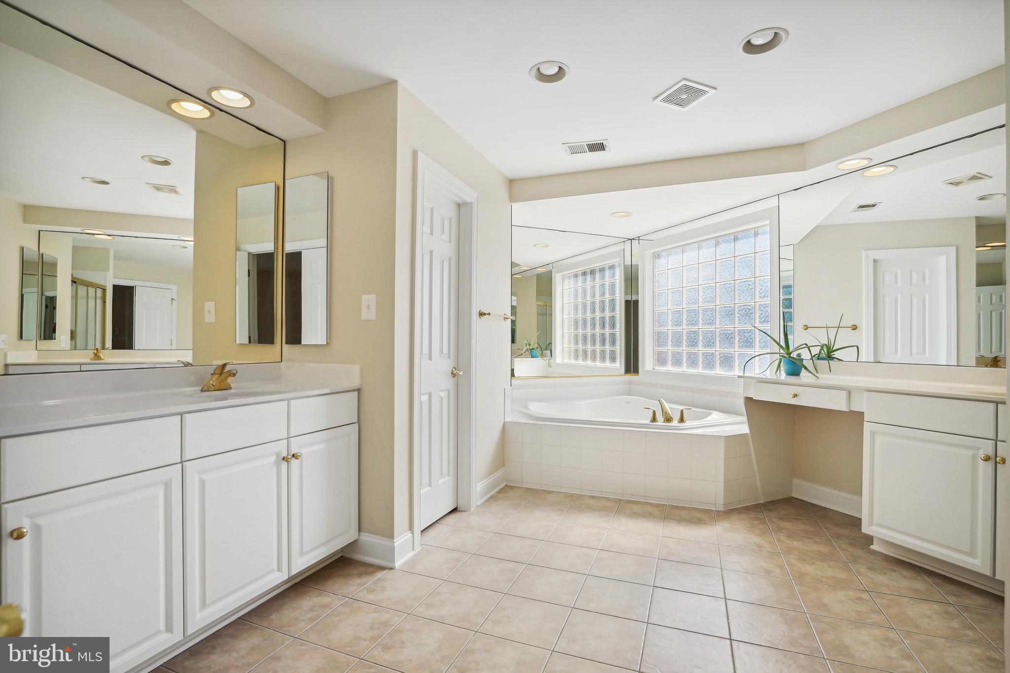 MANORS OF FOX MILL - Residential