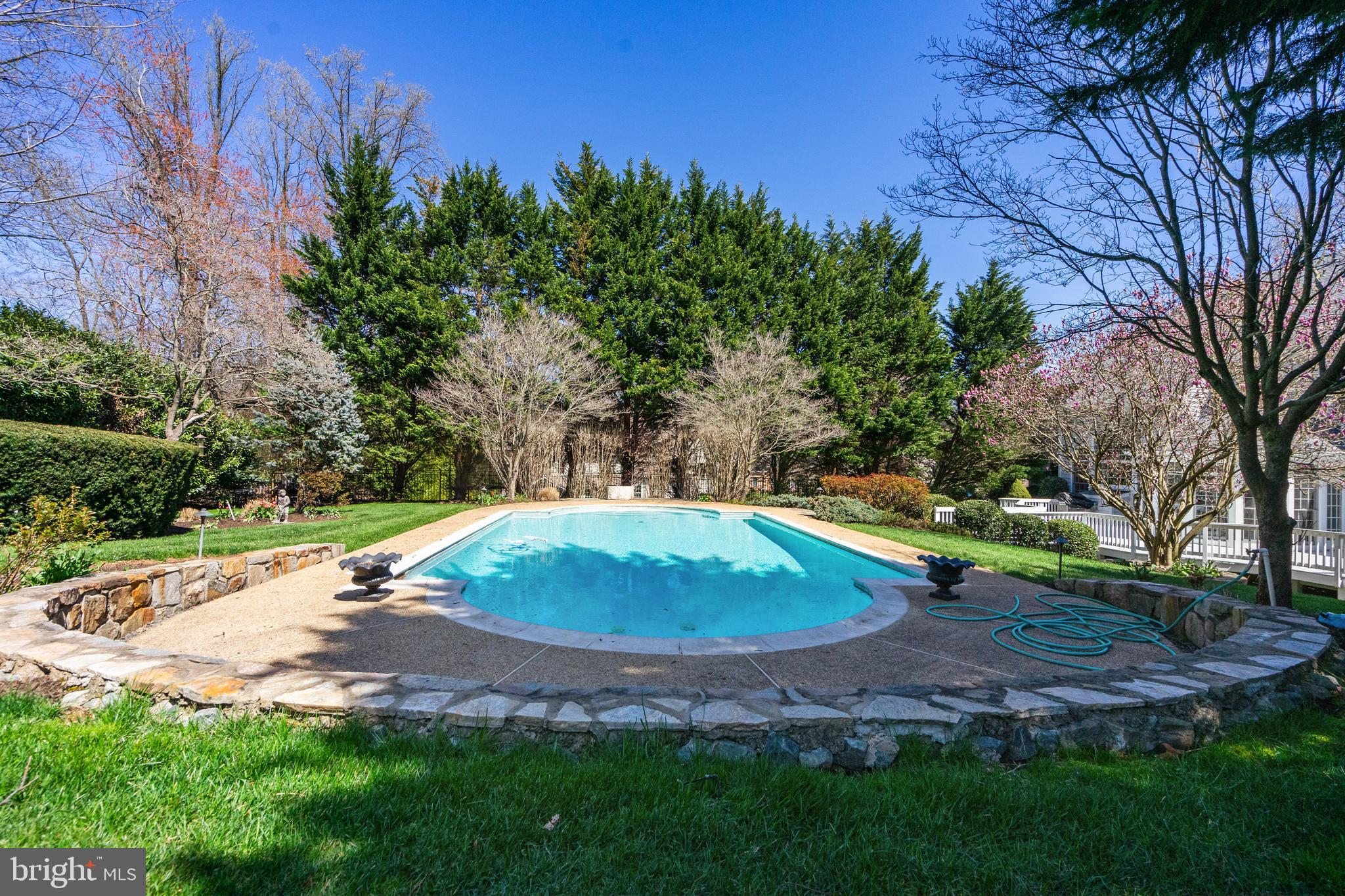 MANORS OF FOX MILL - Residential