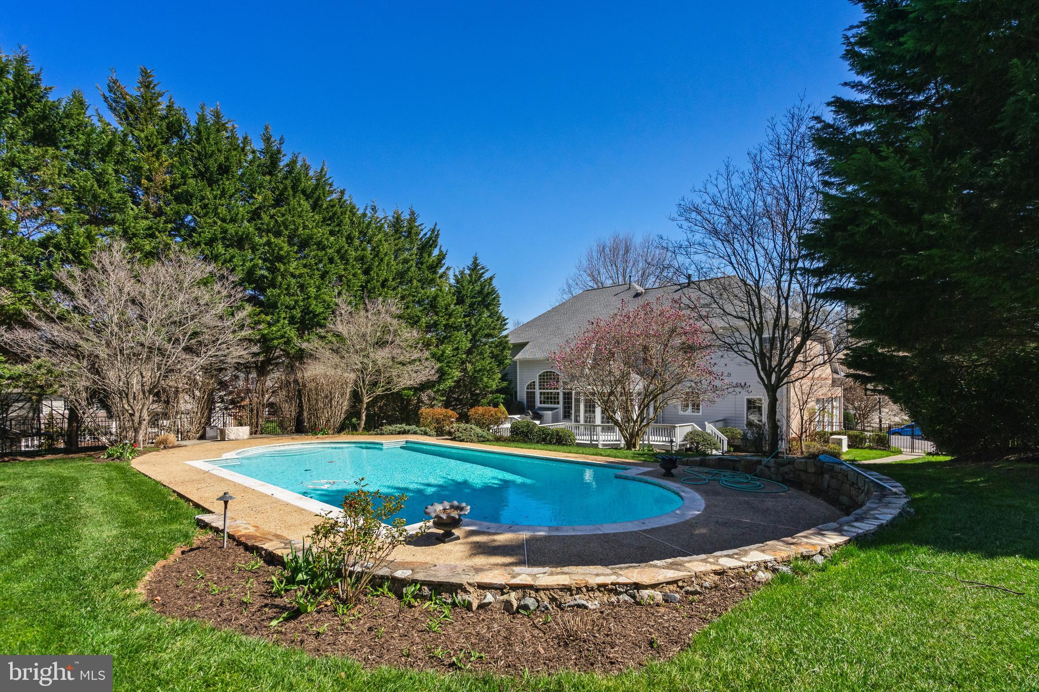 MANORS OF FOX MILL - Residential