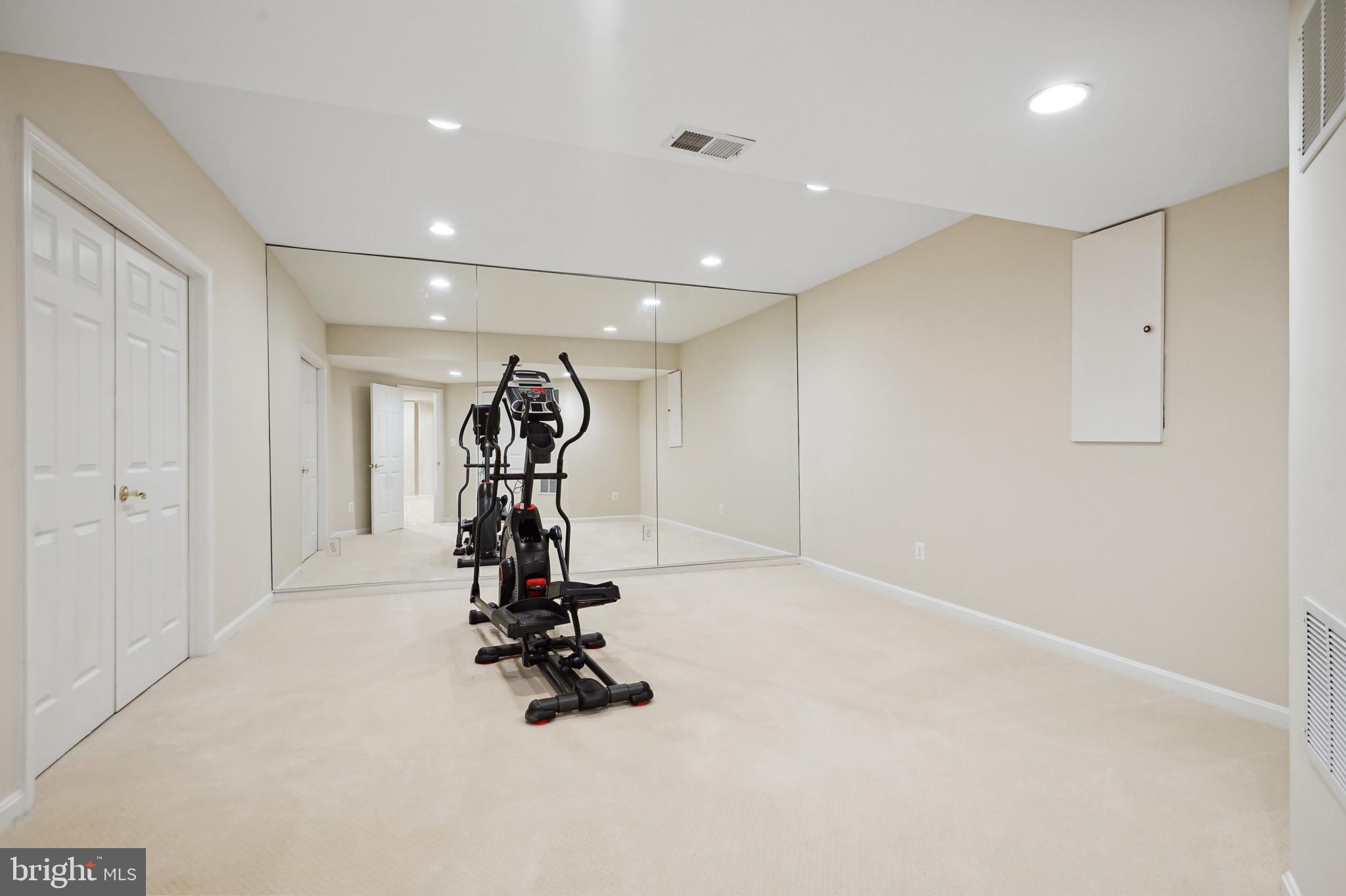 MANORS OF FOX MILL - Residential