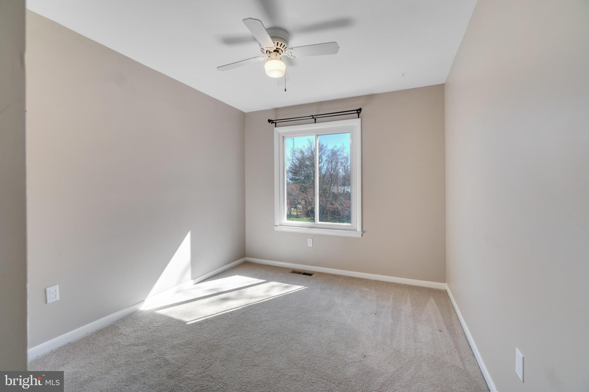 BAY HILLS - COLONIAL RIDGE - Residential