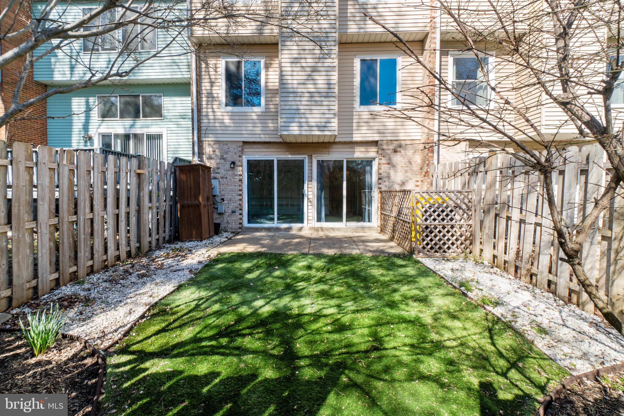 BAY HILLS - COLONIAL RIDGE - Residential