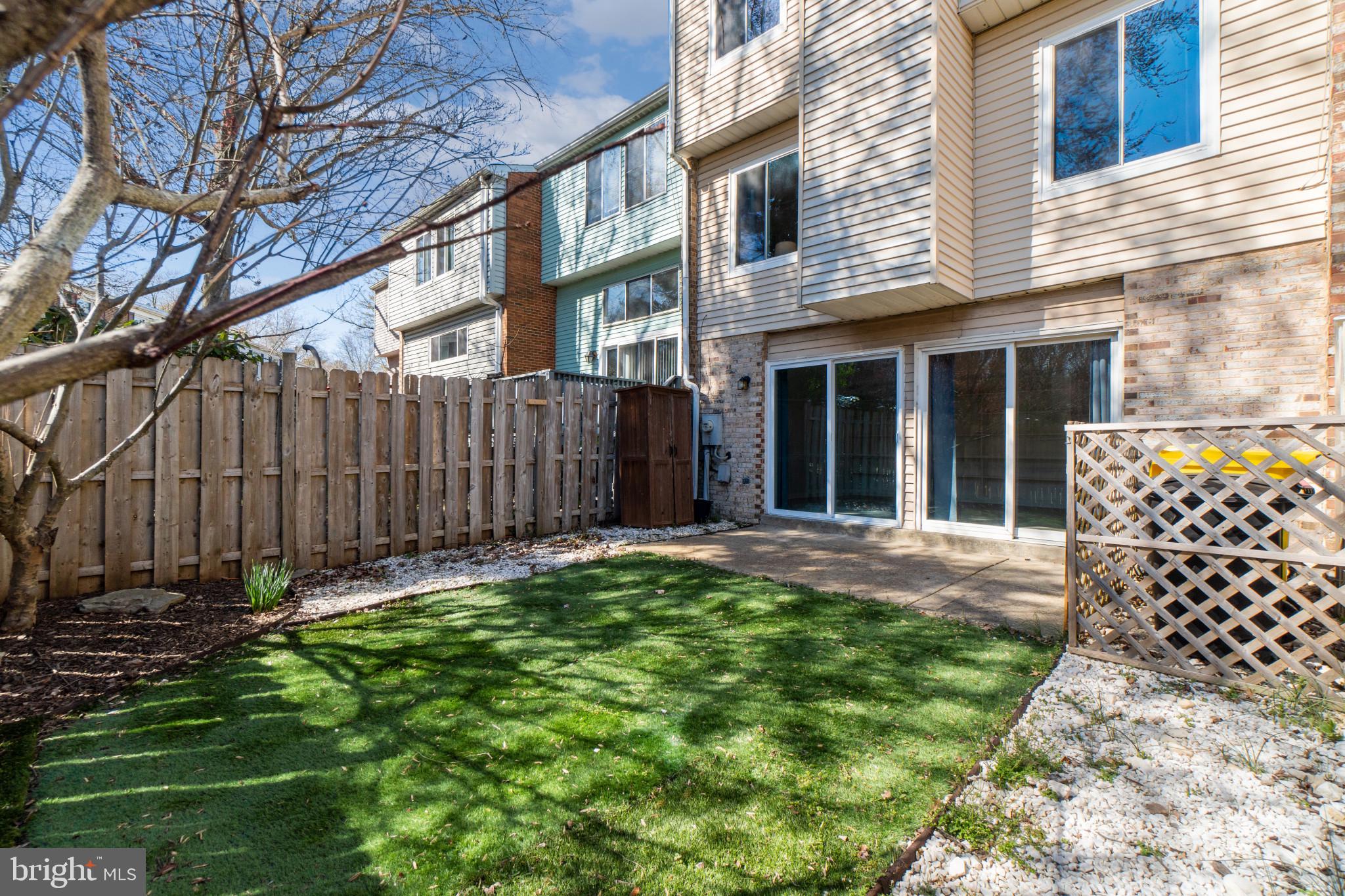 BAY HILLS - COLONIAL RIDGE - Residential