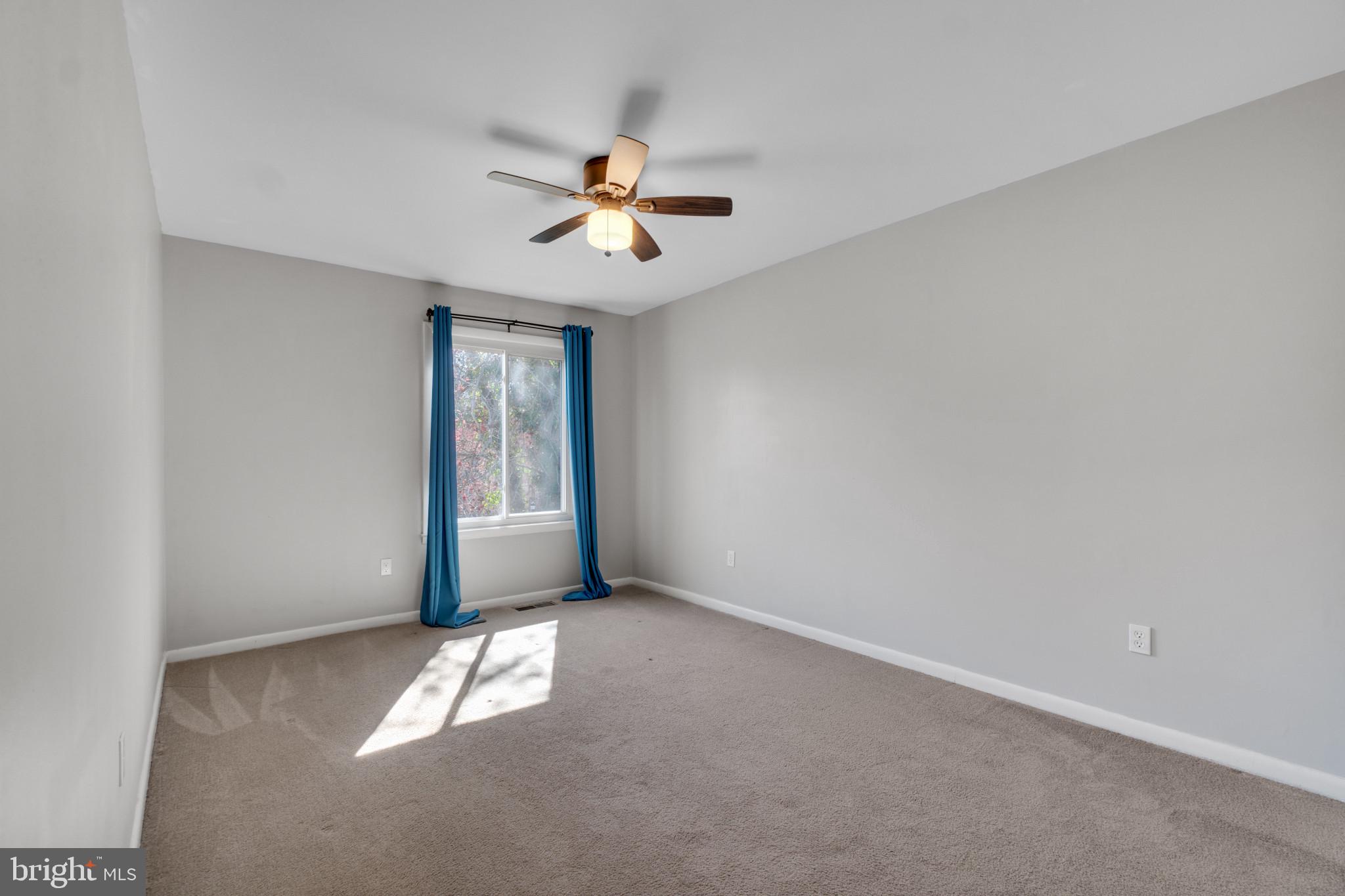 BAY HILLS - COLONIAL RIDGE - Residential