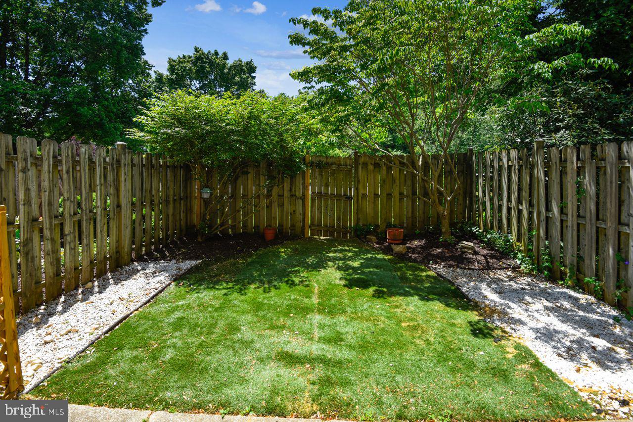 BAY HILLS - COLONIAL RIDGE - Residential