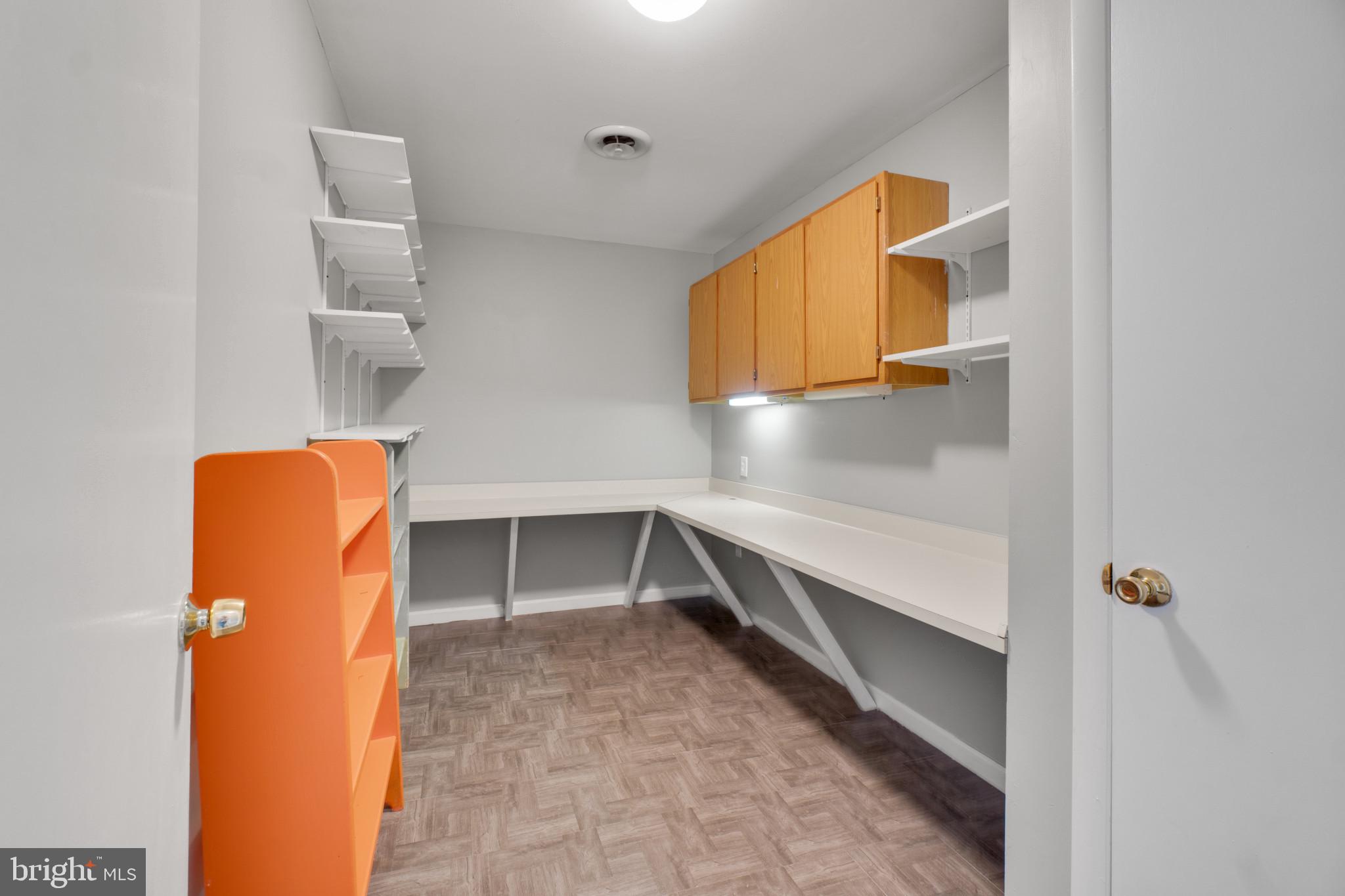 BAY HILLS - COLONIAL RIDGE - Residential