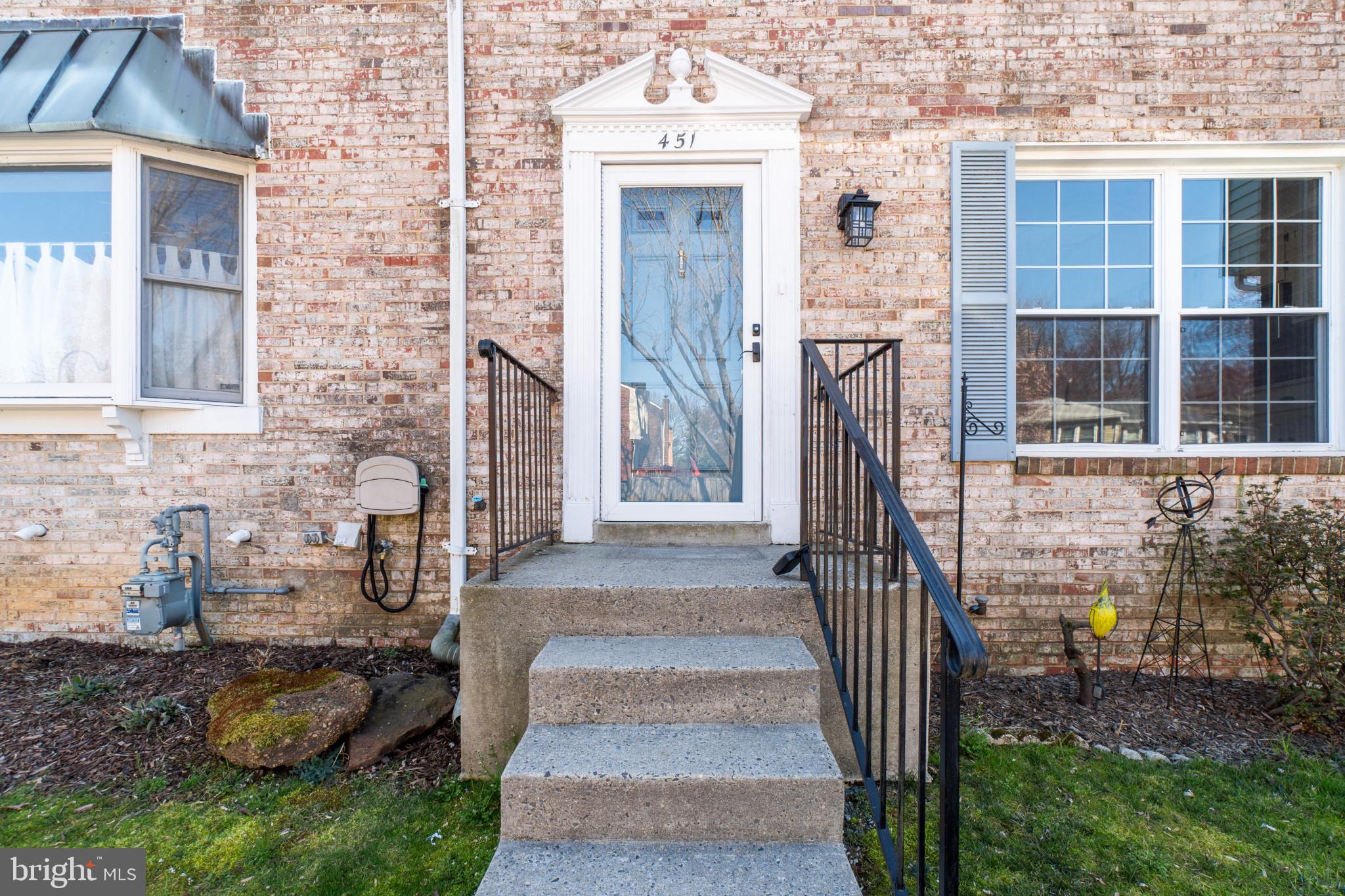 BAY HILLS - COLONIAL RIDGE - Residential