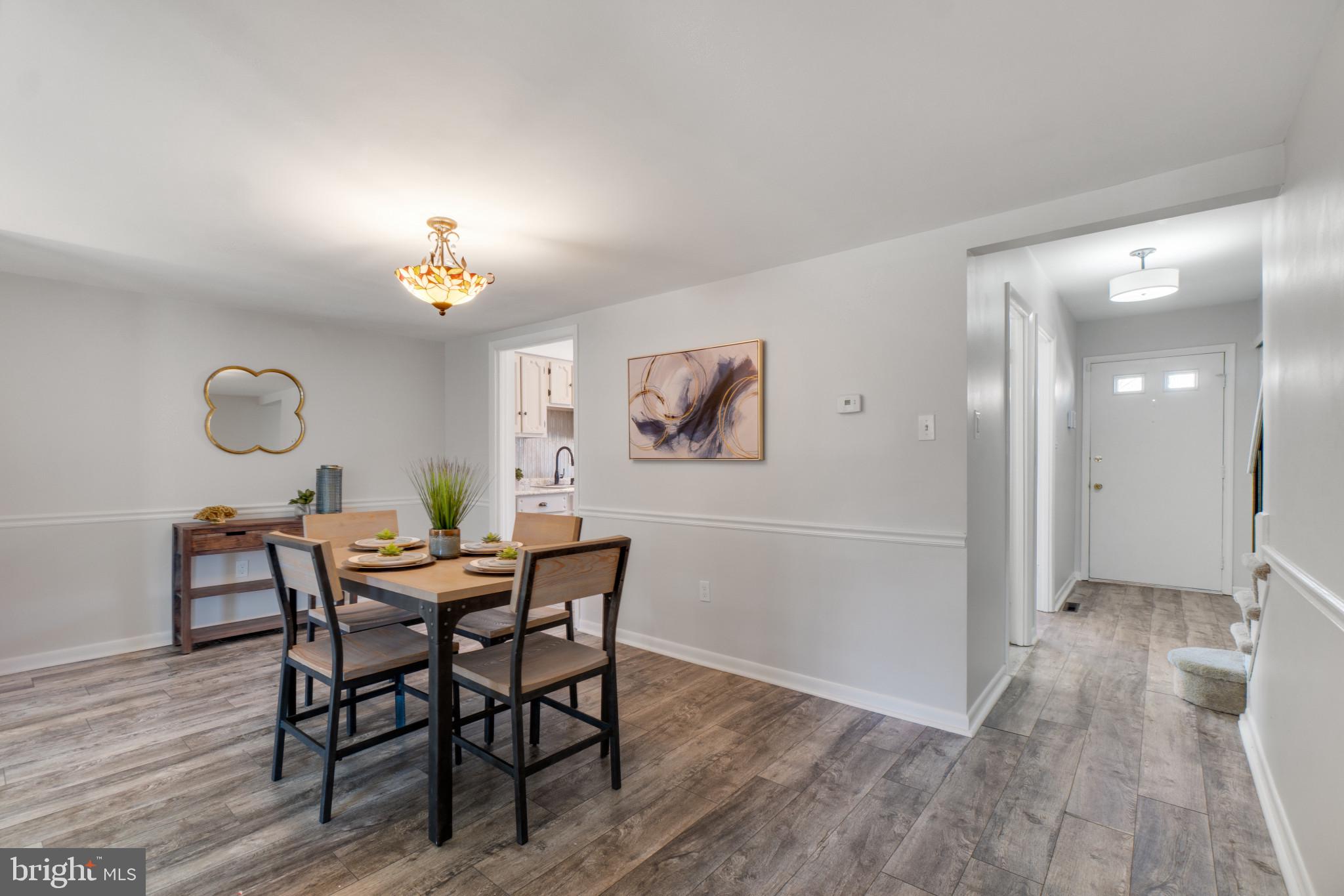 BAY HILLS - COLONIAL RIDGE - Residential