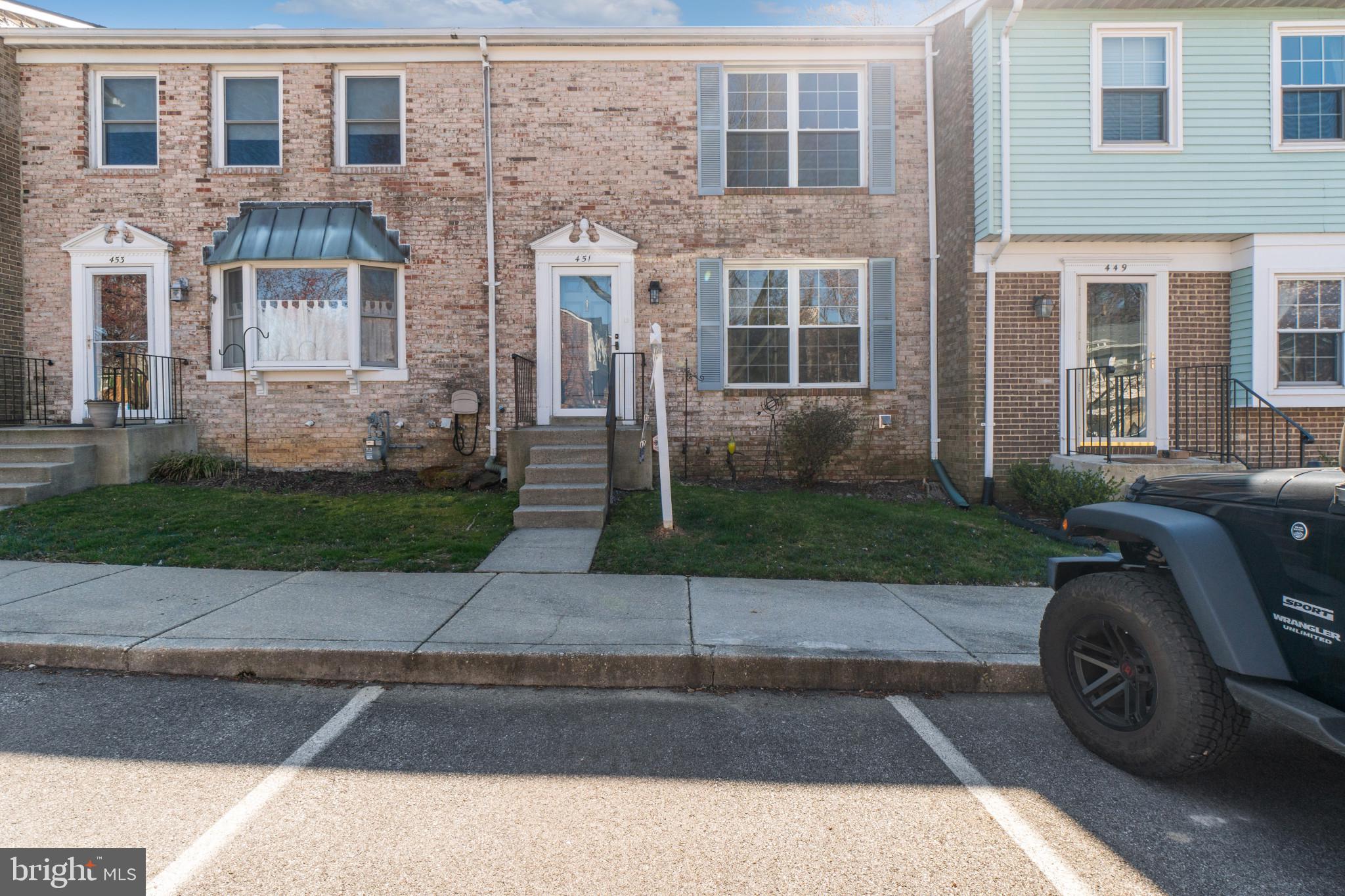 BAY HILLS - COLONIAL RIDGE - Residential