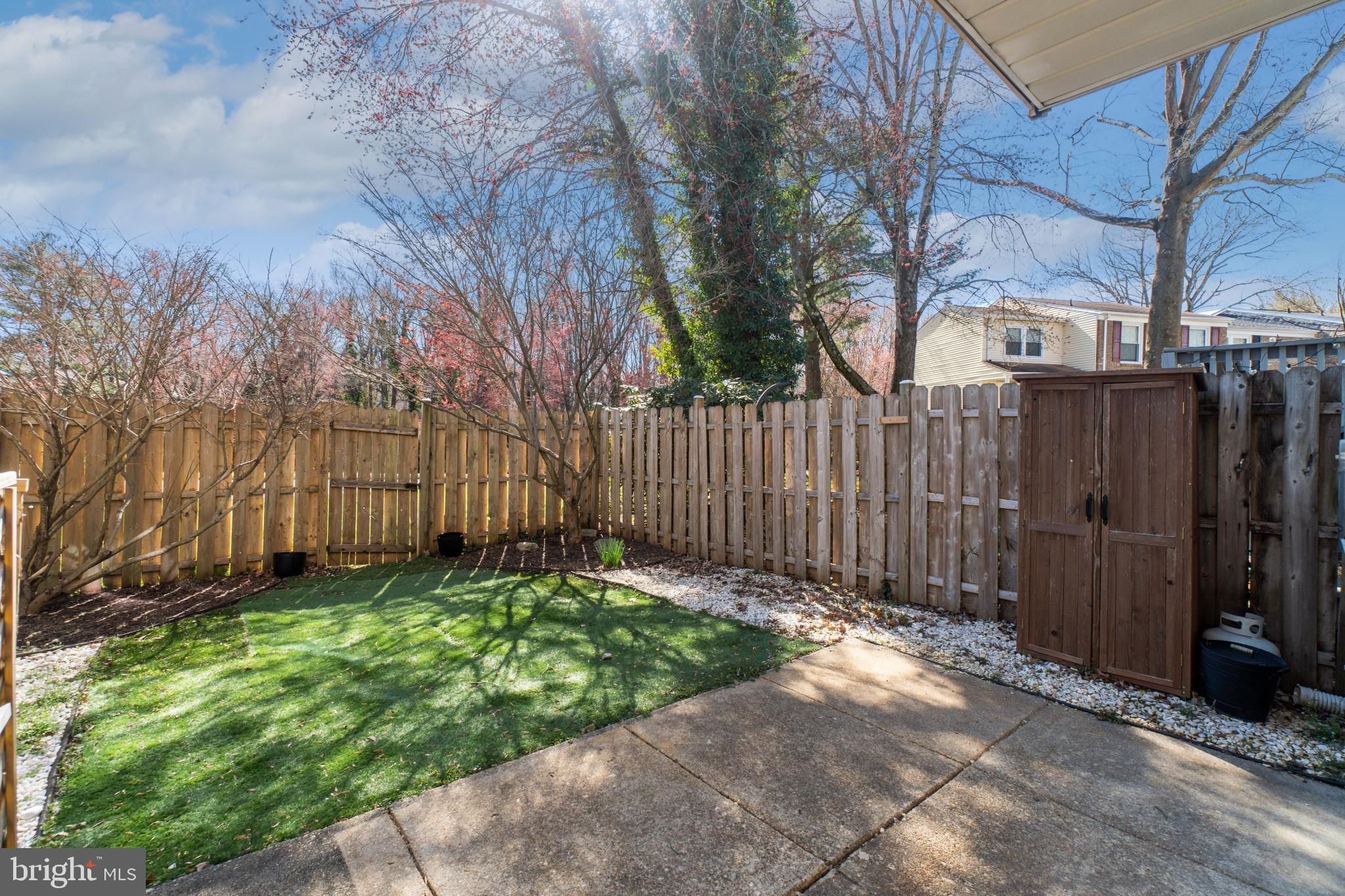 BAY HILLS - COLONIAL RIDGE - Residential