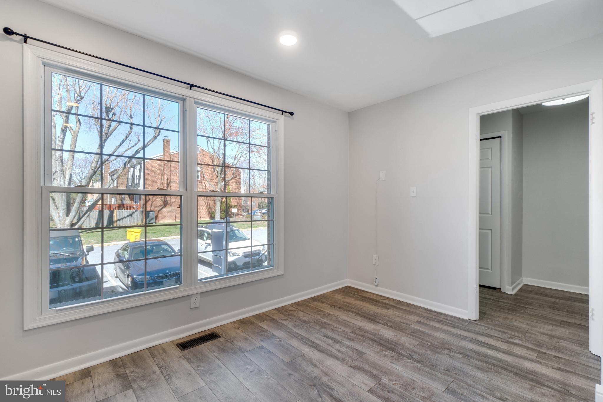 BAY HILLS - COLONIAL RIDGE - Residential