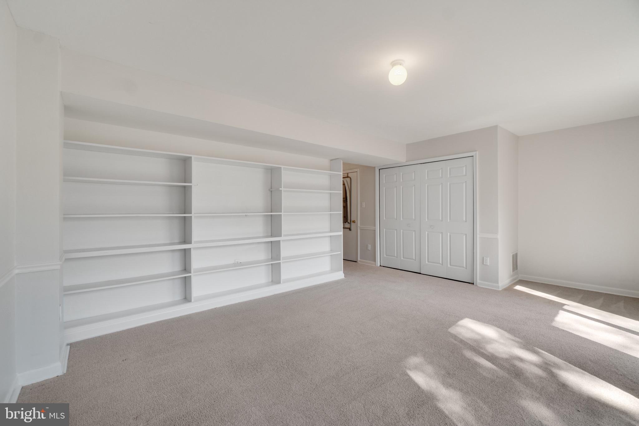 BAY HILLS - COLONIAL RIDGE - Residential