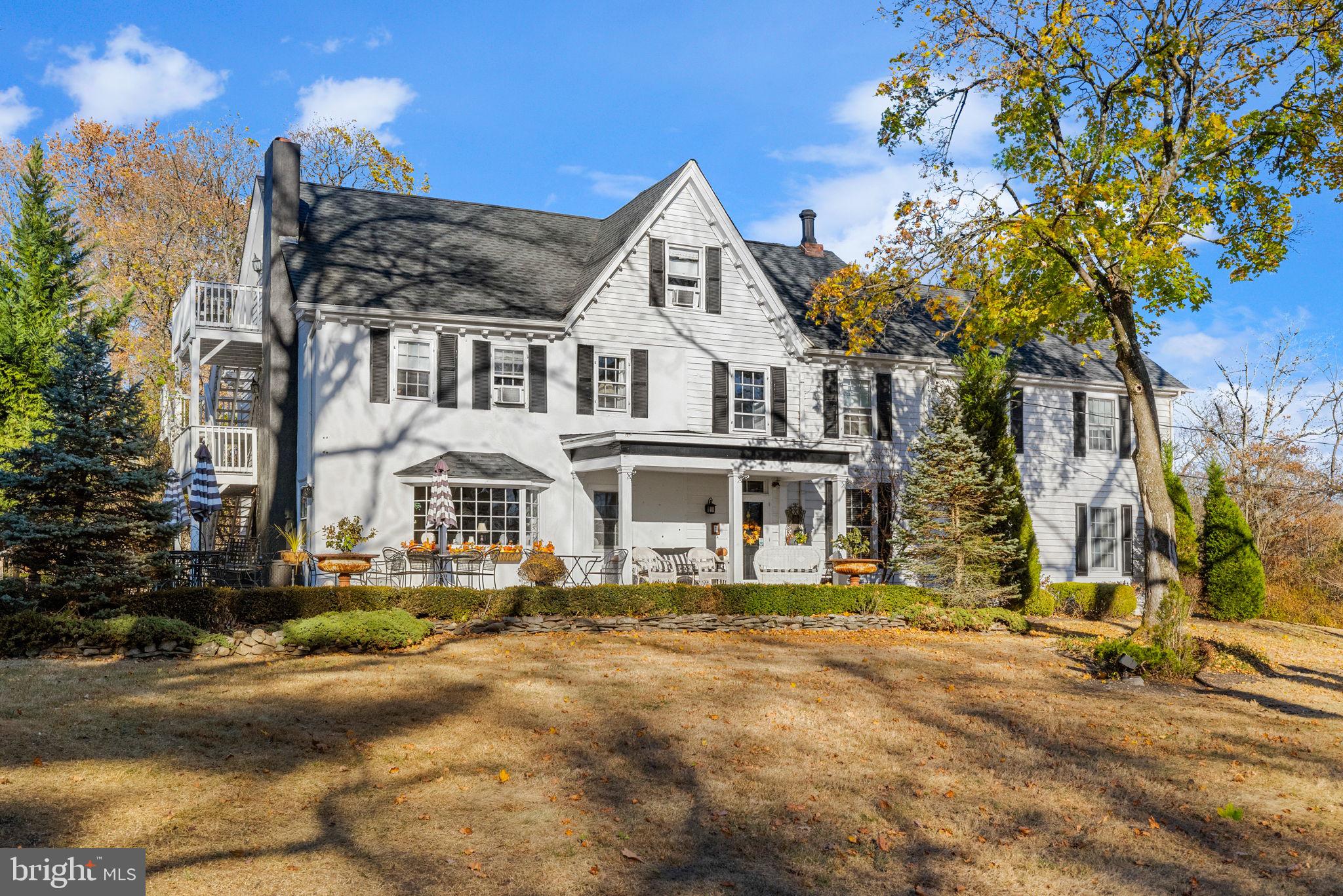 1324 RIVER ROAD