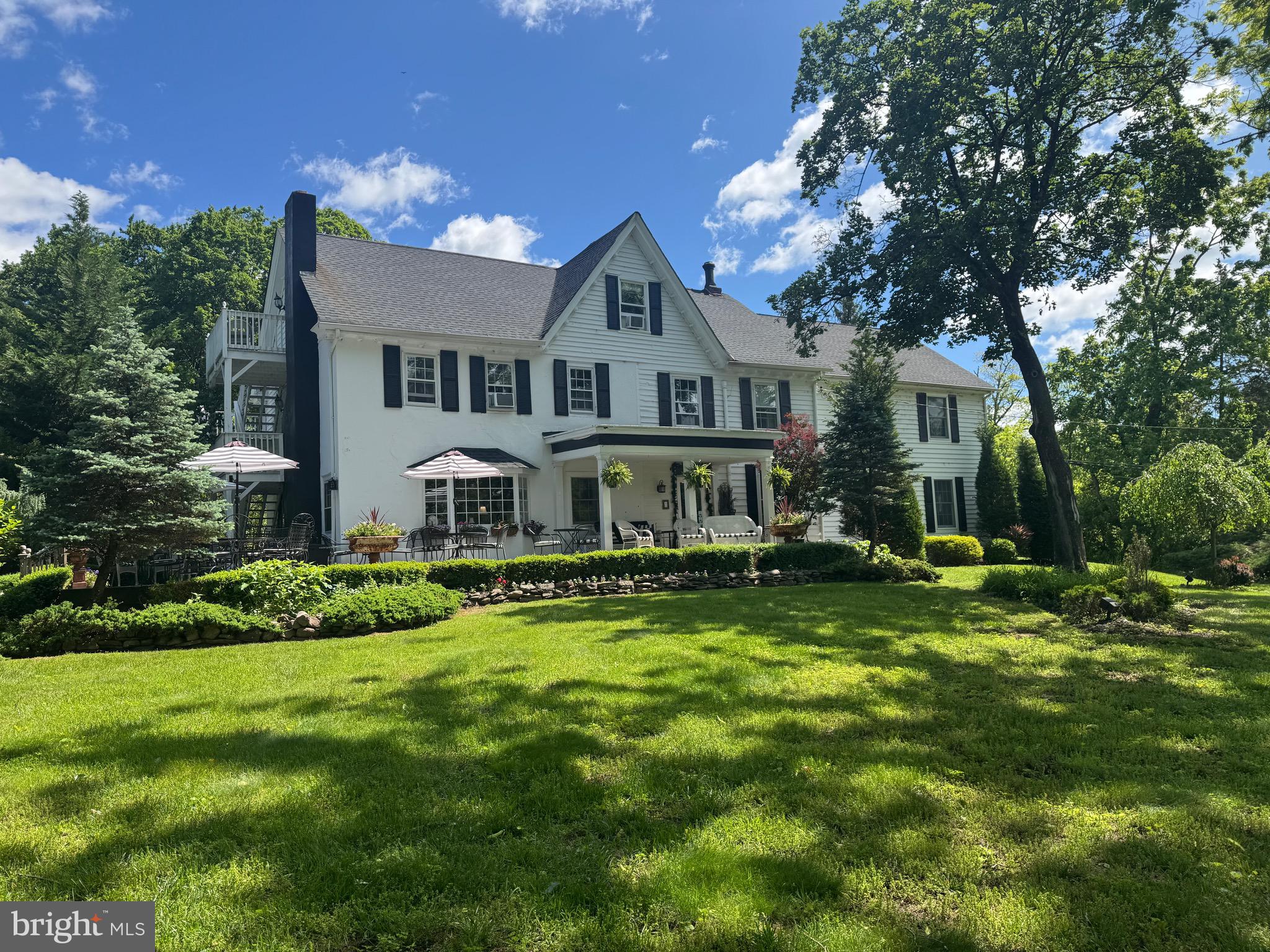 1324 RIVER ROAD