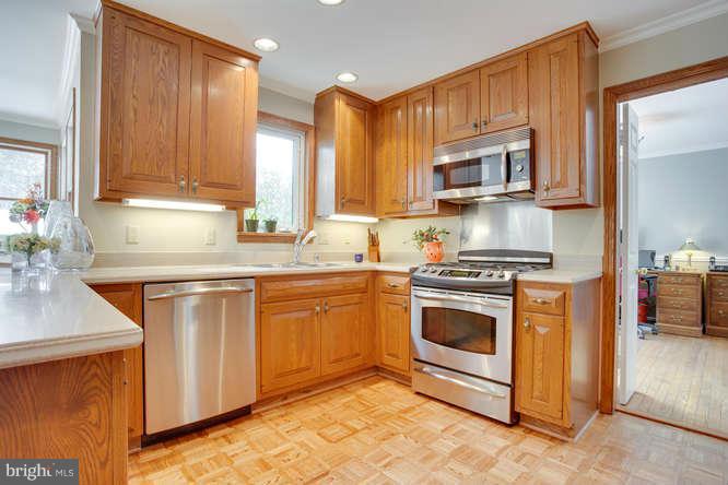 WOLF TRAP WOODS - Residential