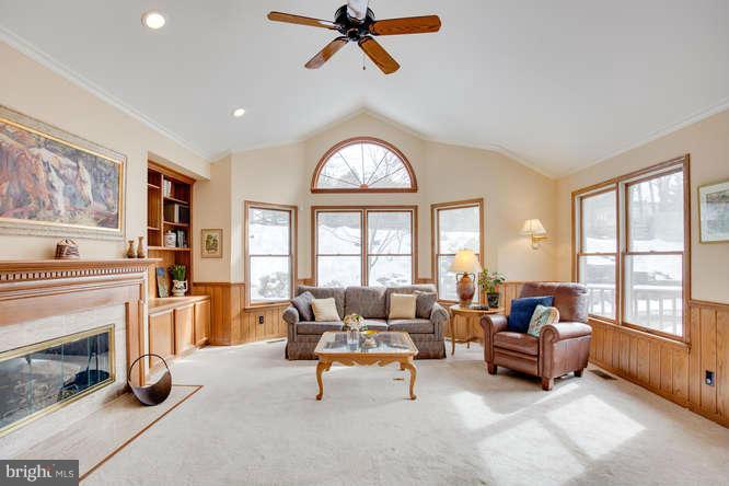 WOLF TRAP WOODS - Residential