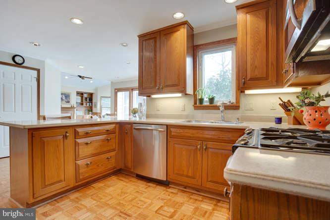 WOLF TRAP WOODS - Residential