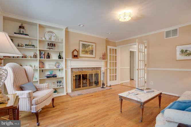 WOLF TRAP WOODS - Residential