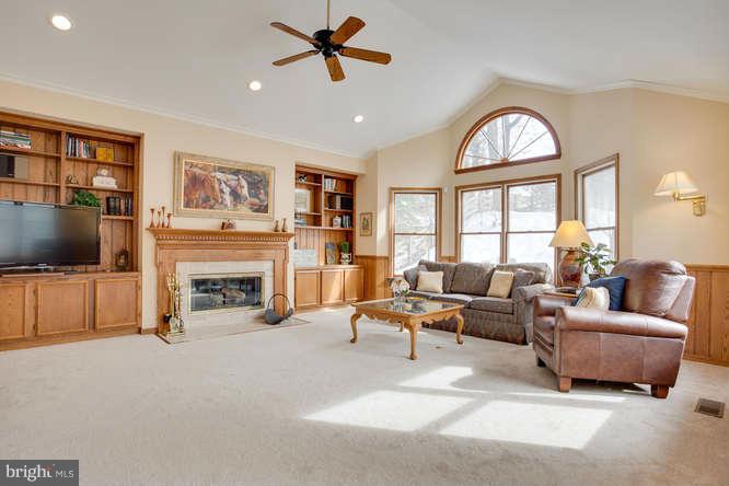 WOLF TRAP WOODS - Residential