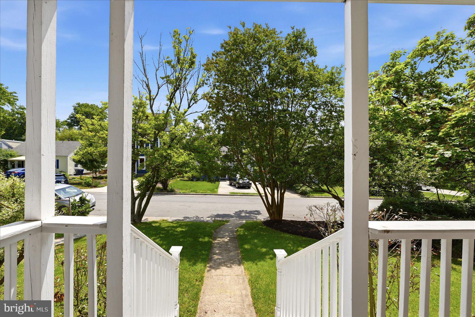 2916 BROOK DRIVE
