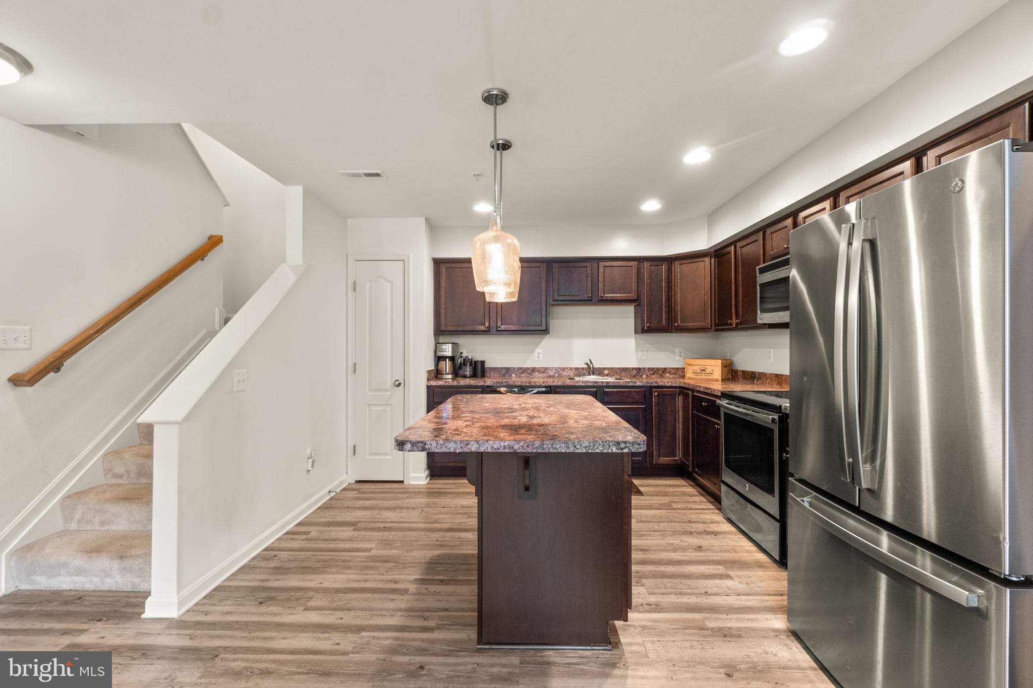 RESERVOIR RIDGE - Residential