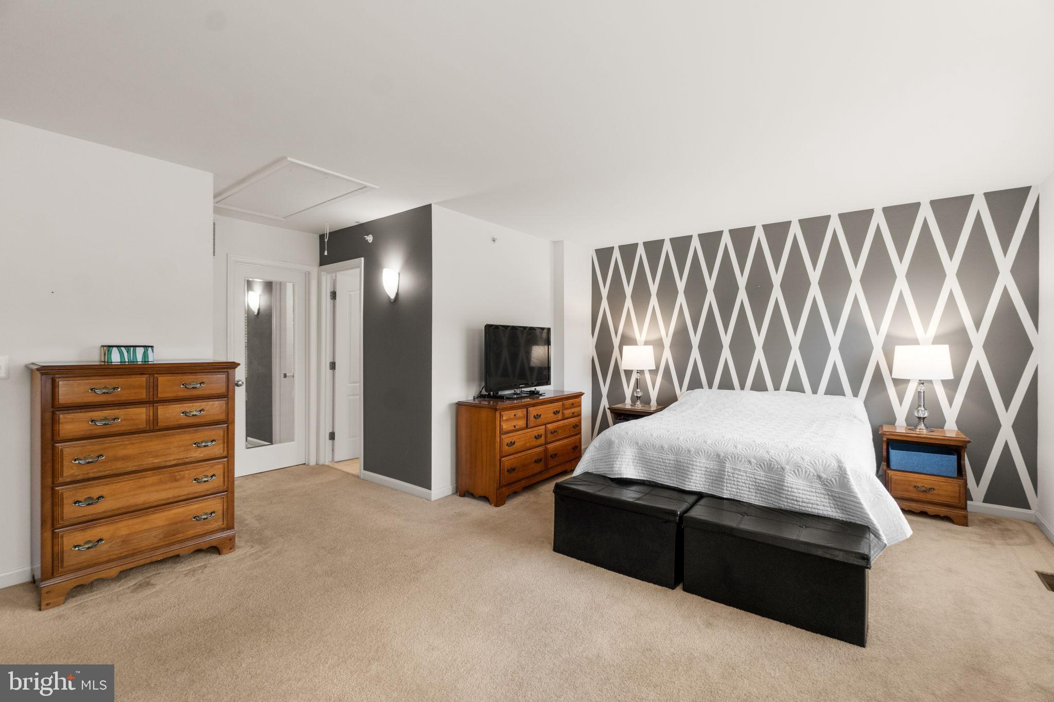 RESERVOIR RIDGE - Residential