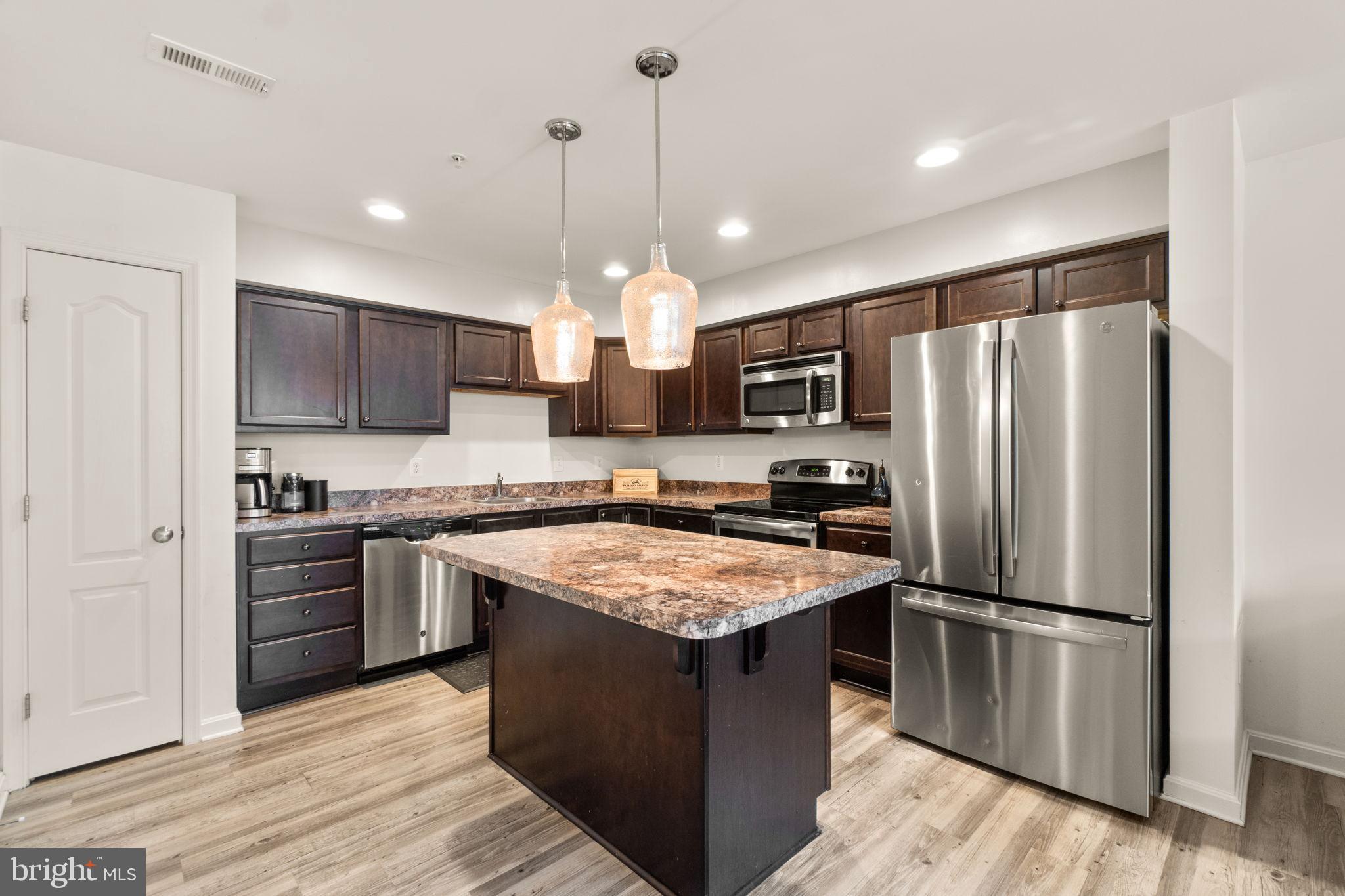 RESERVOIR RIDGE - Residential