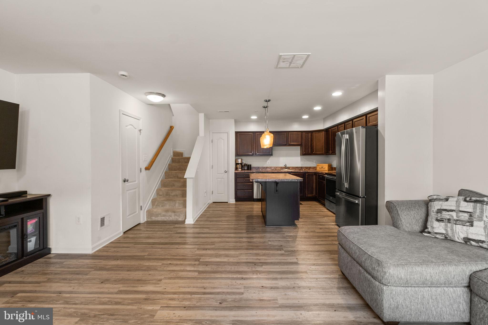 RESERVOIR RIDGE - Residential