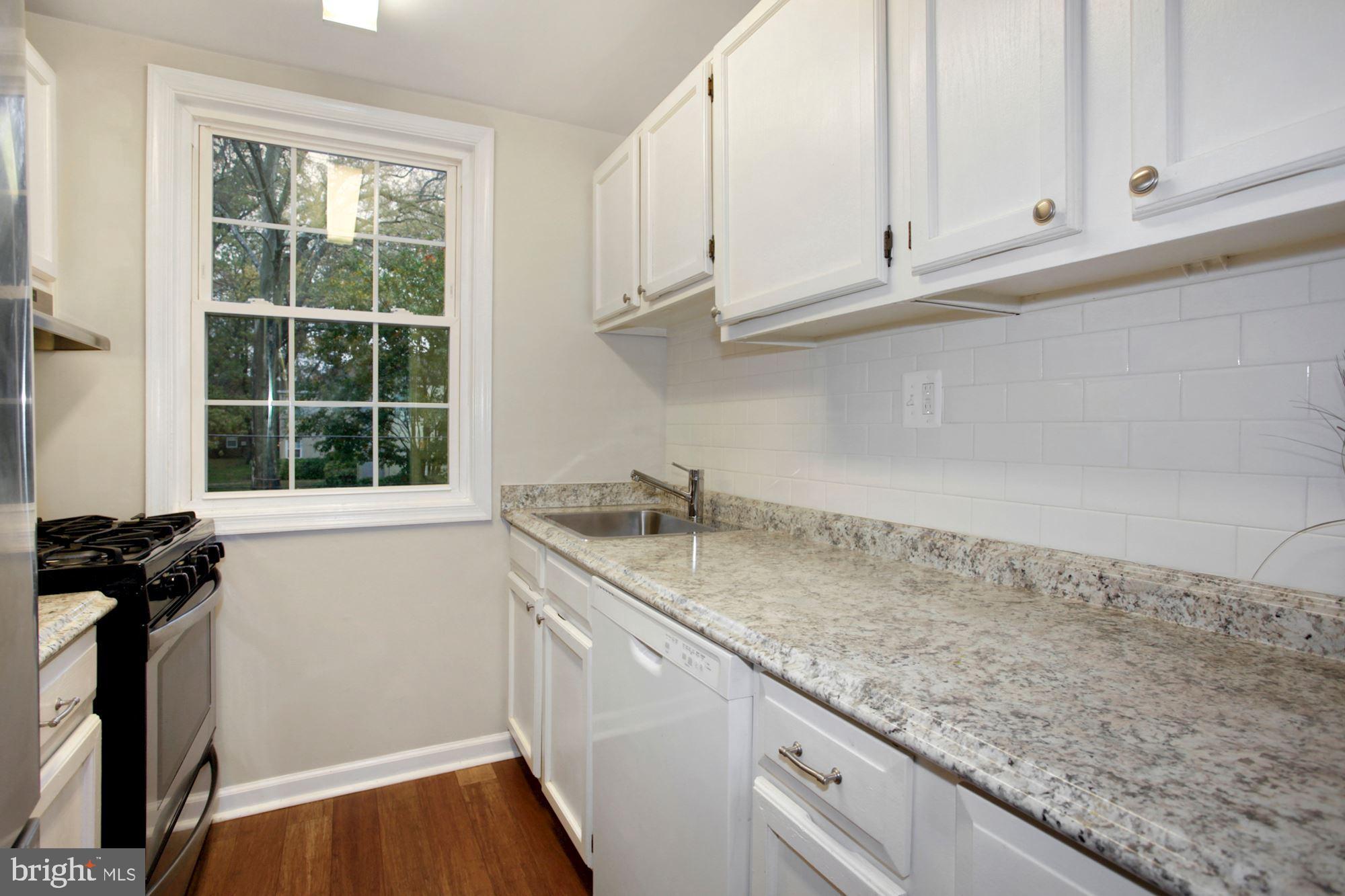 ARLINGTON OAKS - Residential