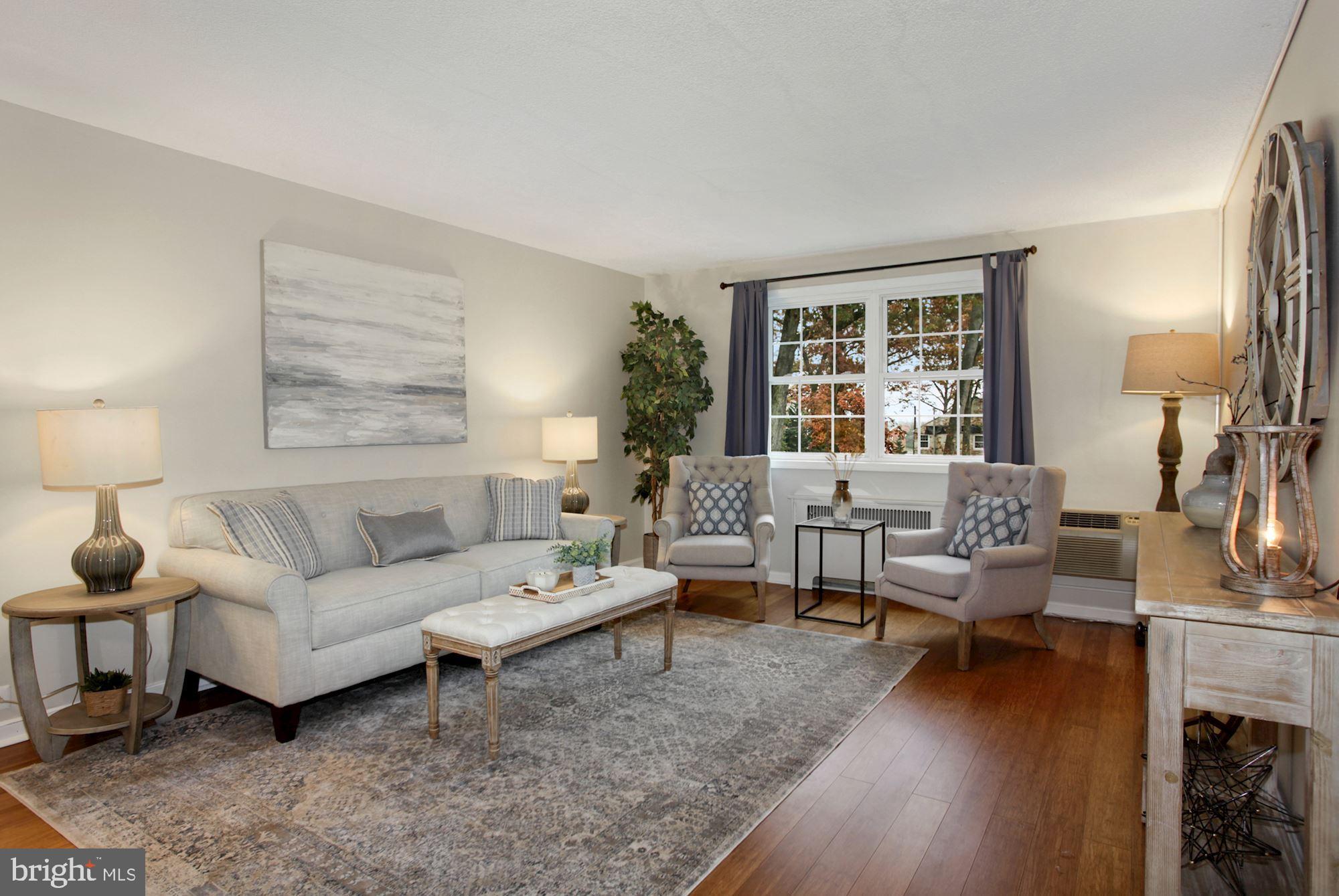 ARLINGTON OAKS - Residential