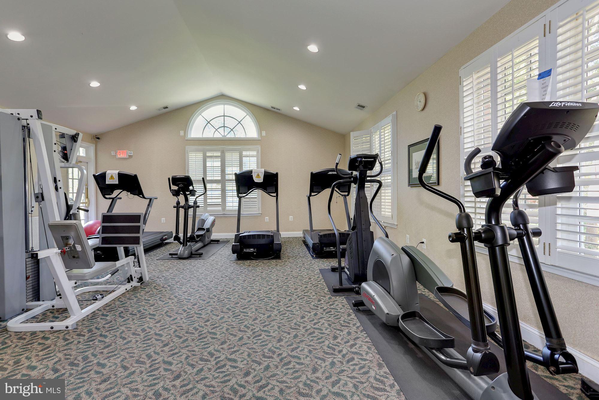 ARLINGTON OAKS - Residential