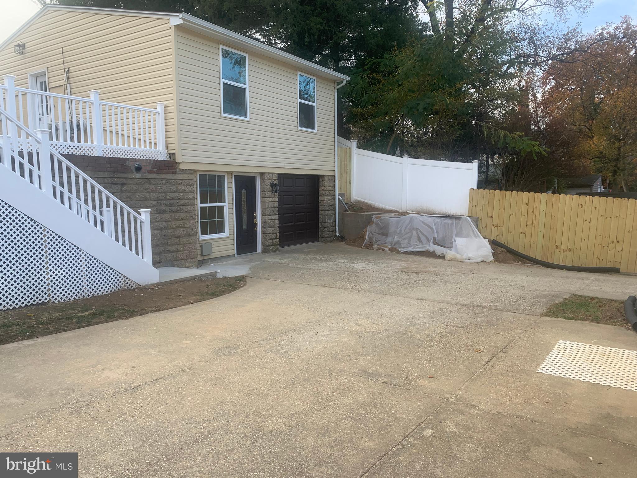 HAMPSHIRE KNOLLS - Residential Lease