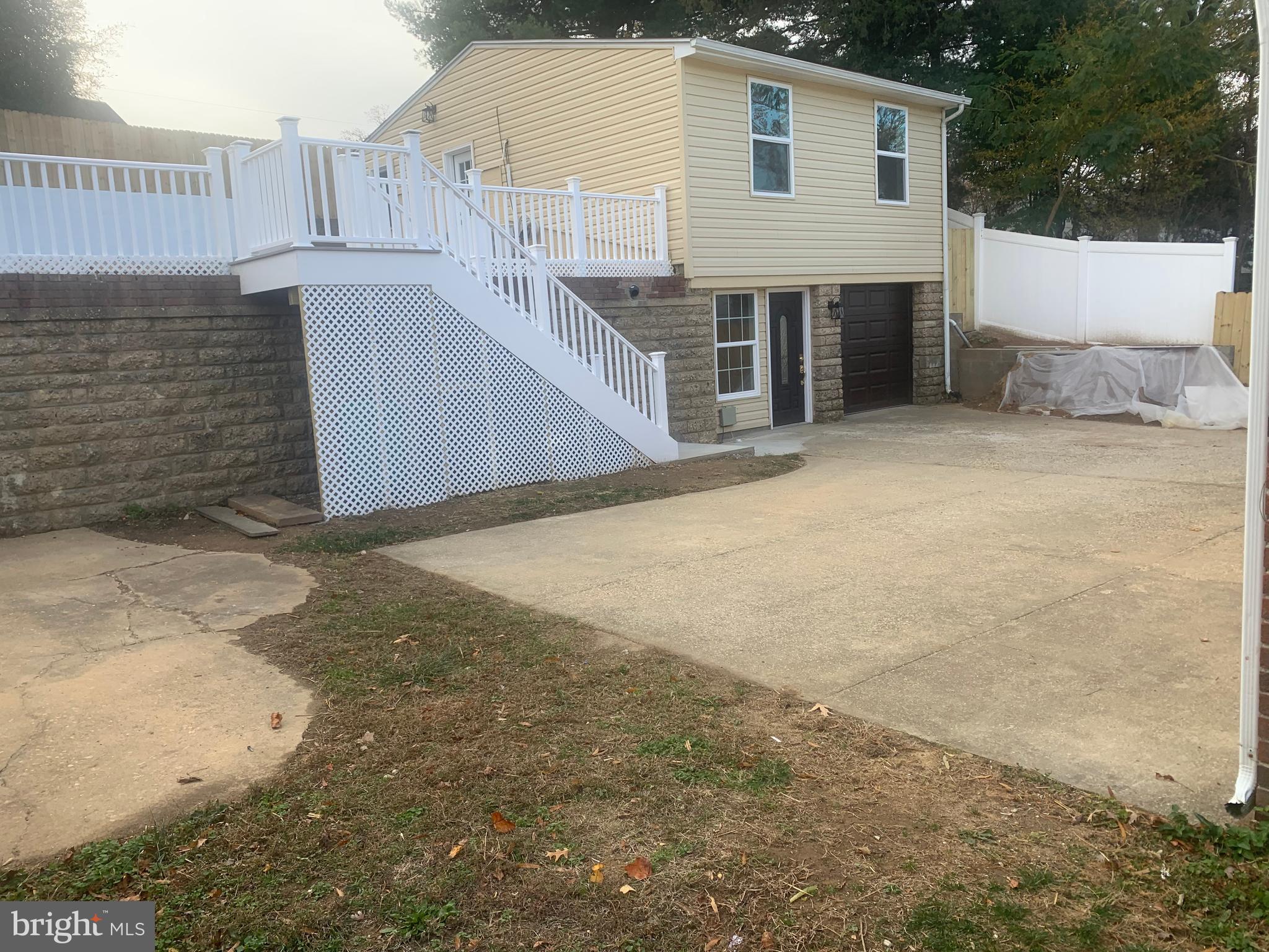 HAMPSHIRE KNOLLS - Residential Lease