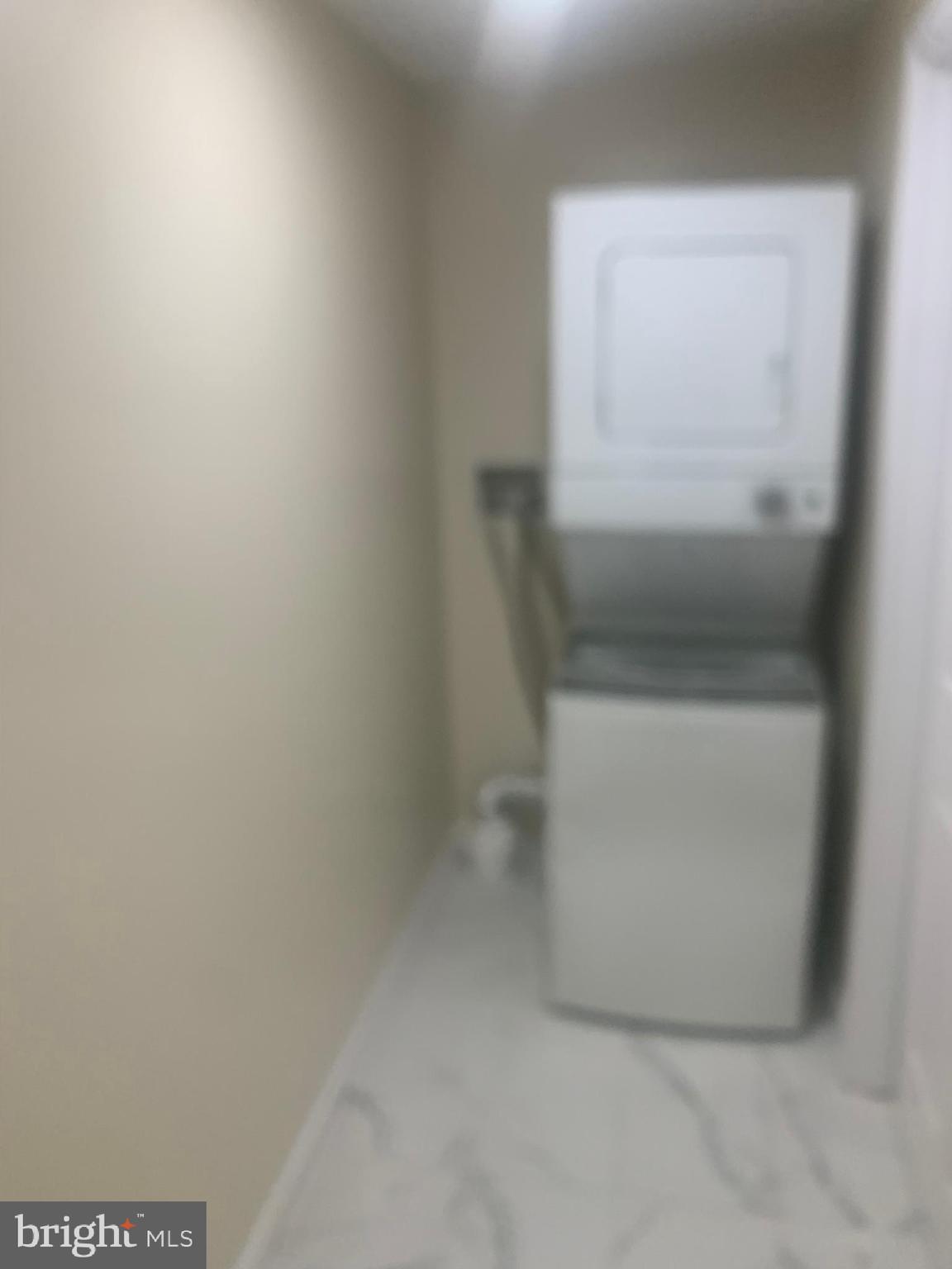 HAMPSHIRE KNOLLS - Residential Lease