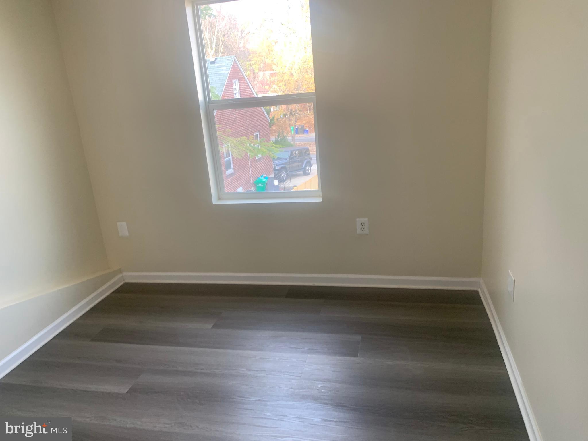 HAMPSHIRE KNOLLS - Residential Lease