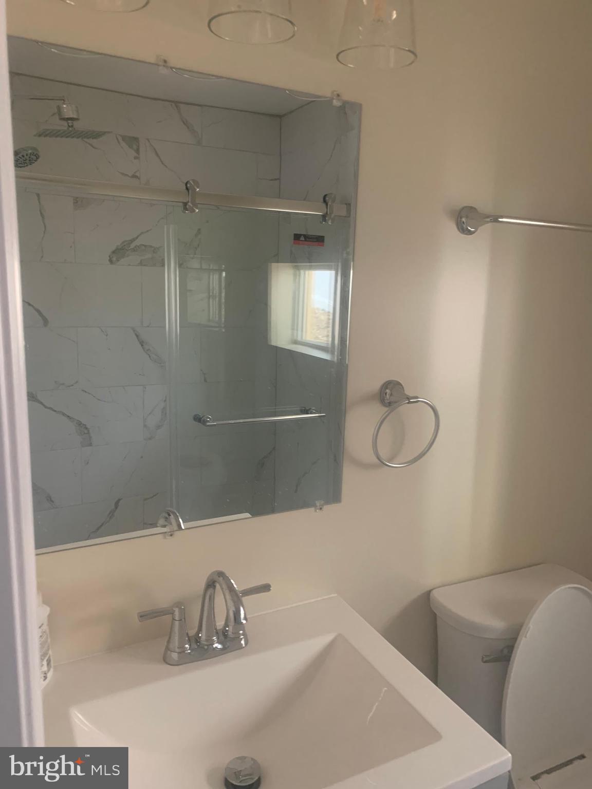 HAMPSHIRE KNOLLS - Residential Lease