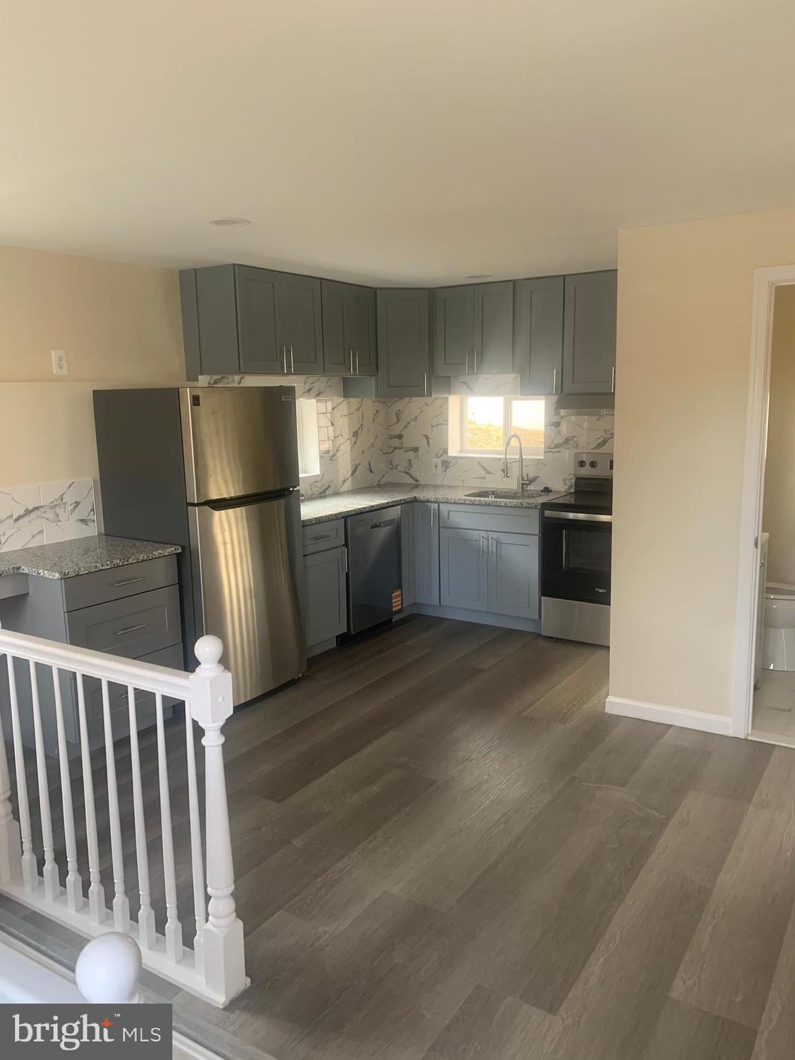 HAMPSHIRE KNOLLS - Residential Lease