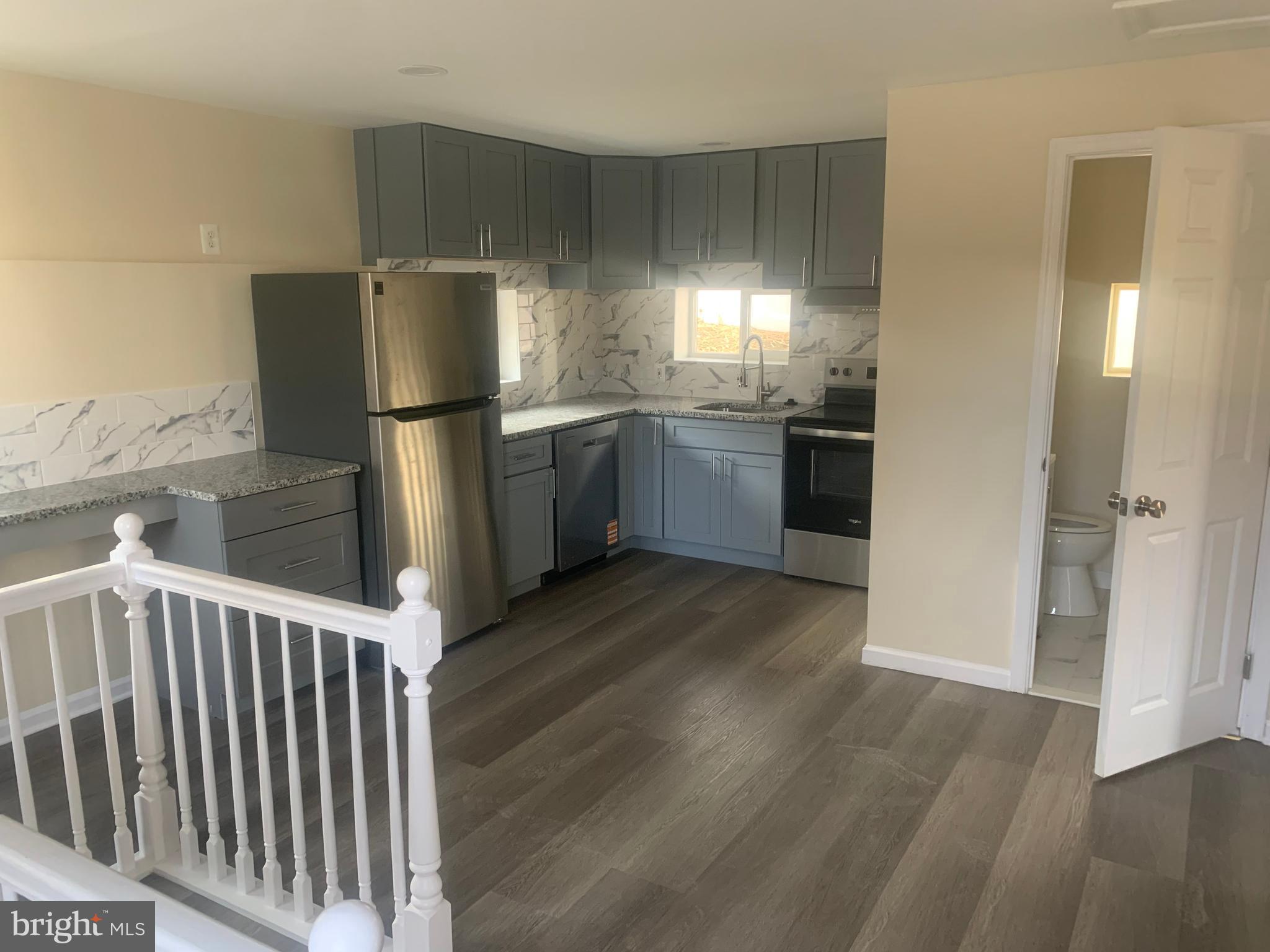 HAMPSHIRE KNOLLS - Residential Lease