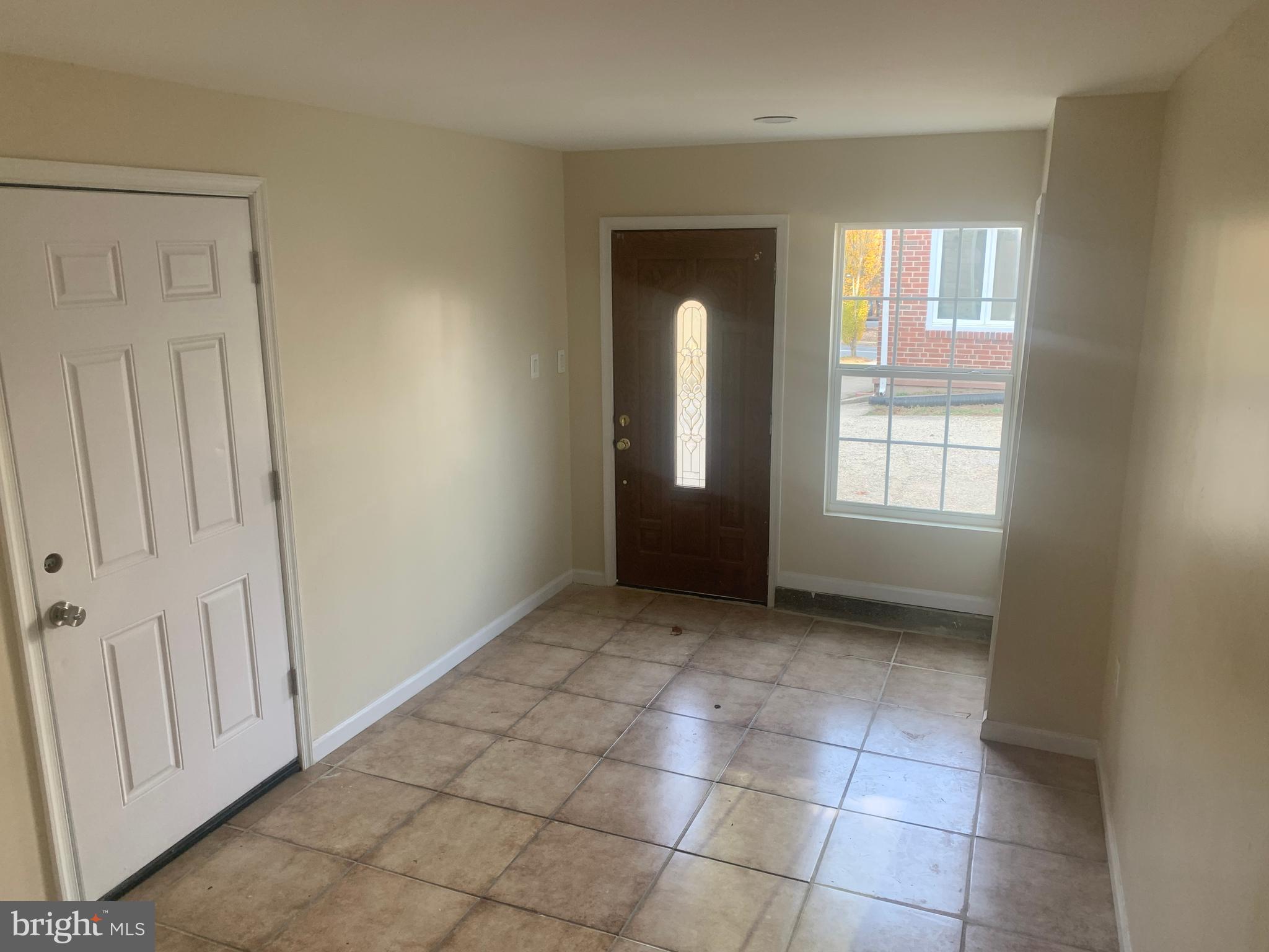 HAMPSHIRE KNOLLS - Residential Lease