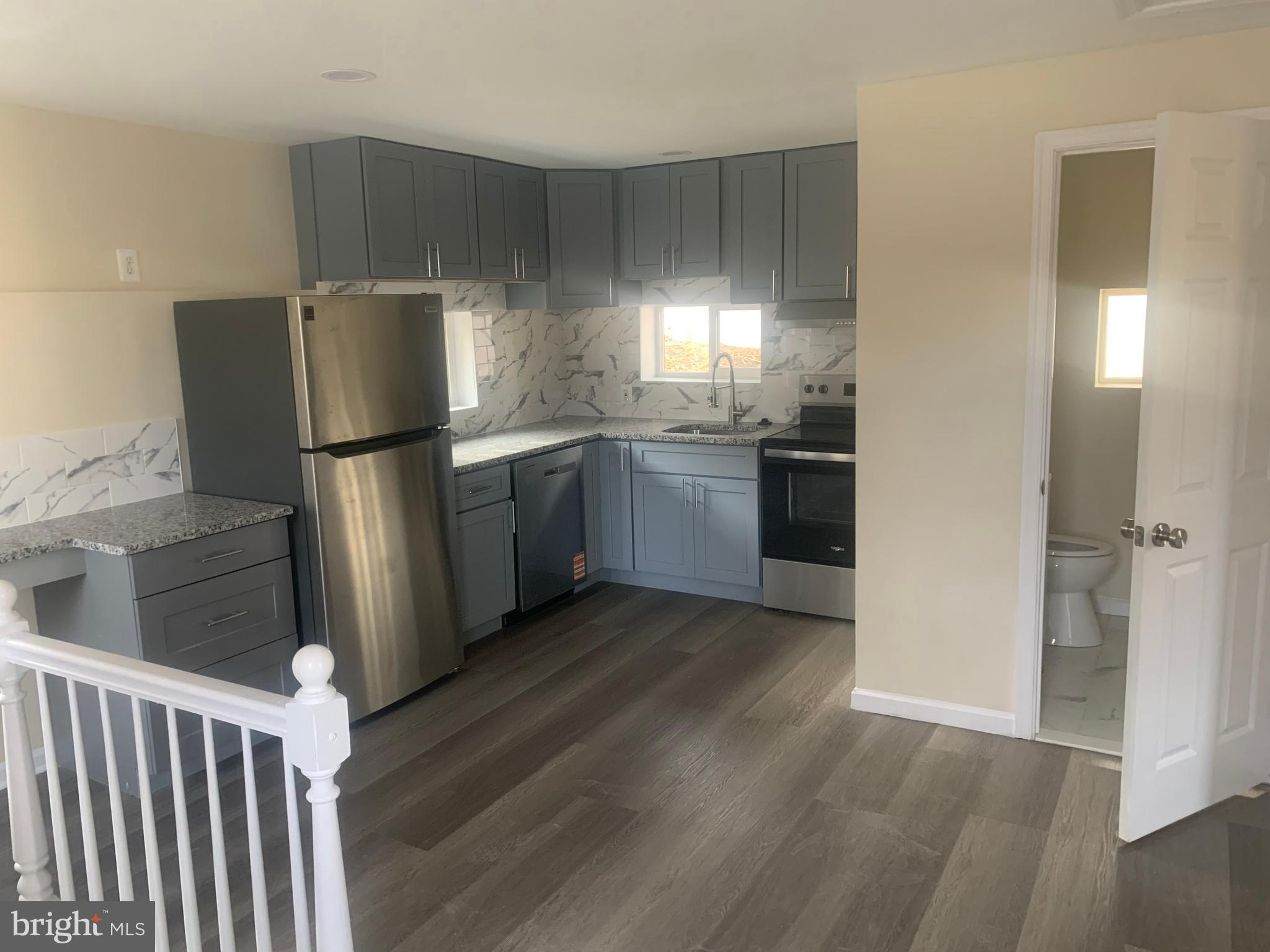 HAMPSHIRE KNOLLS - Residential Lease