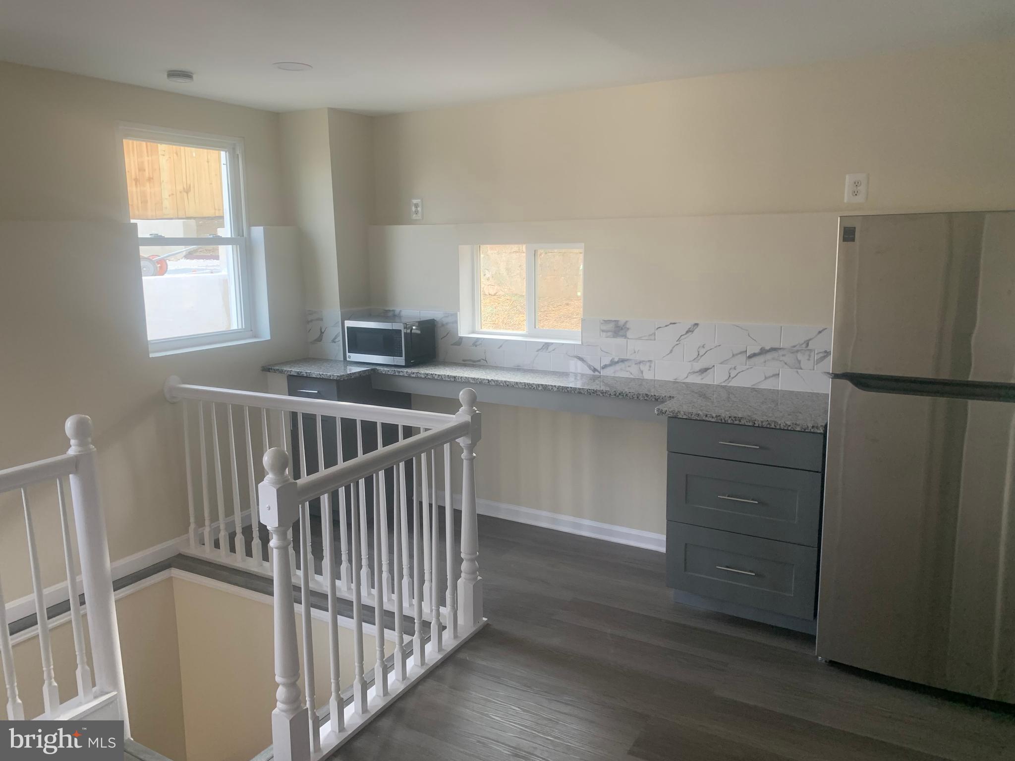 HAMPSHIRE KNOLLS - Residential Lease