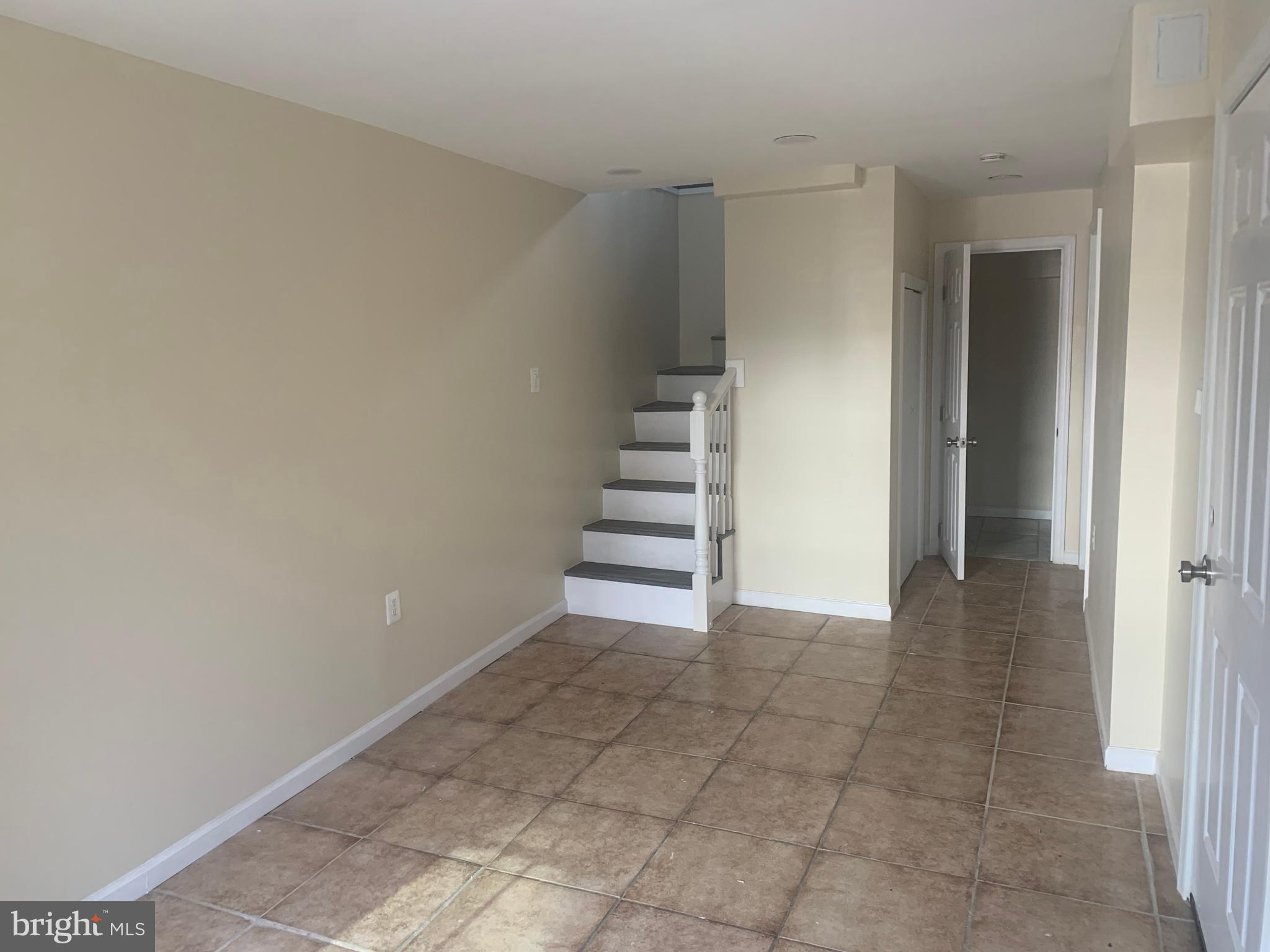 HAMPSHIRE KNOLLS - Residential Lease