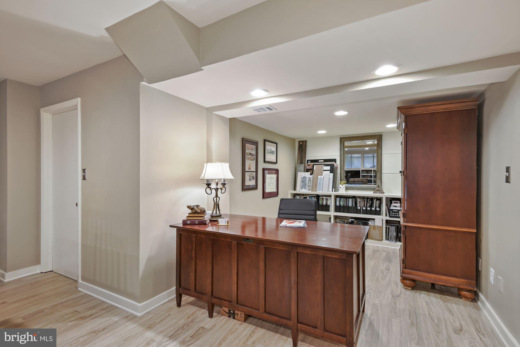 RESTON - Residential